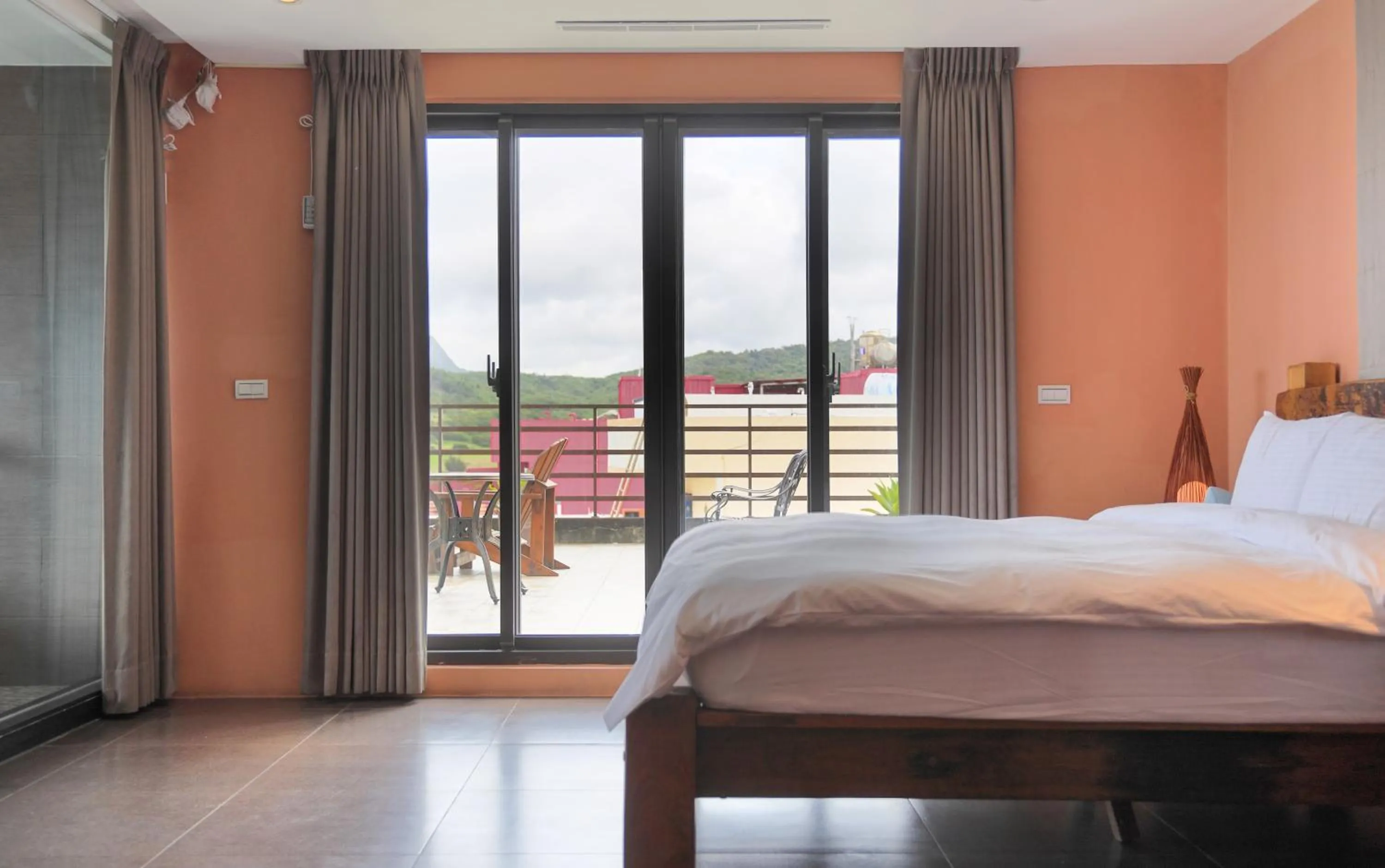 Bedroom, Bed in Jing Guan Hotel