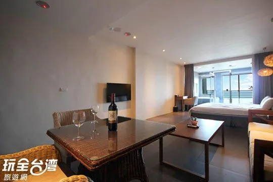 Photo of the whole room, Bed in Jing Guan Hotel