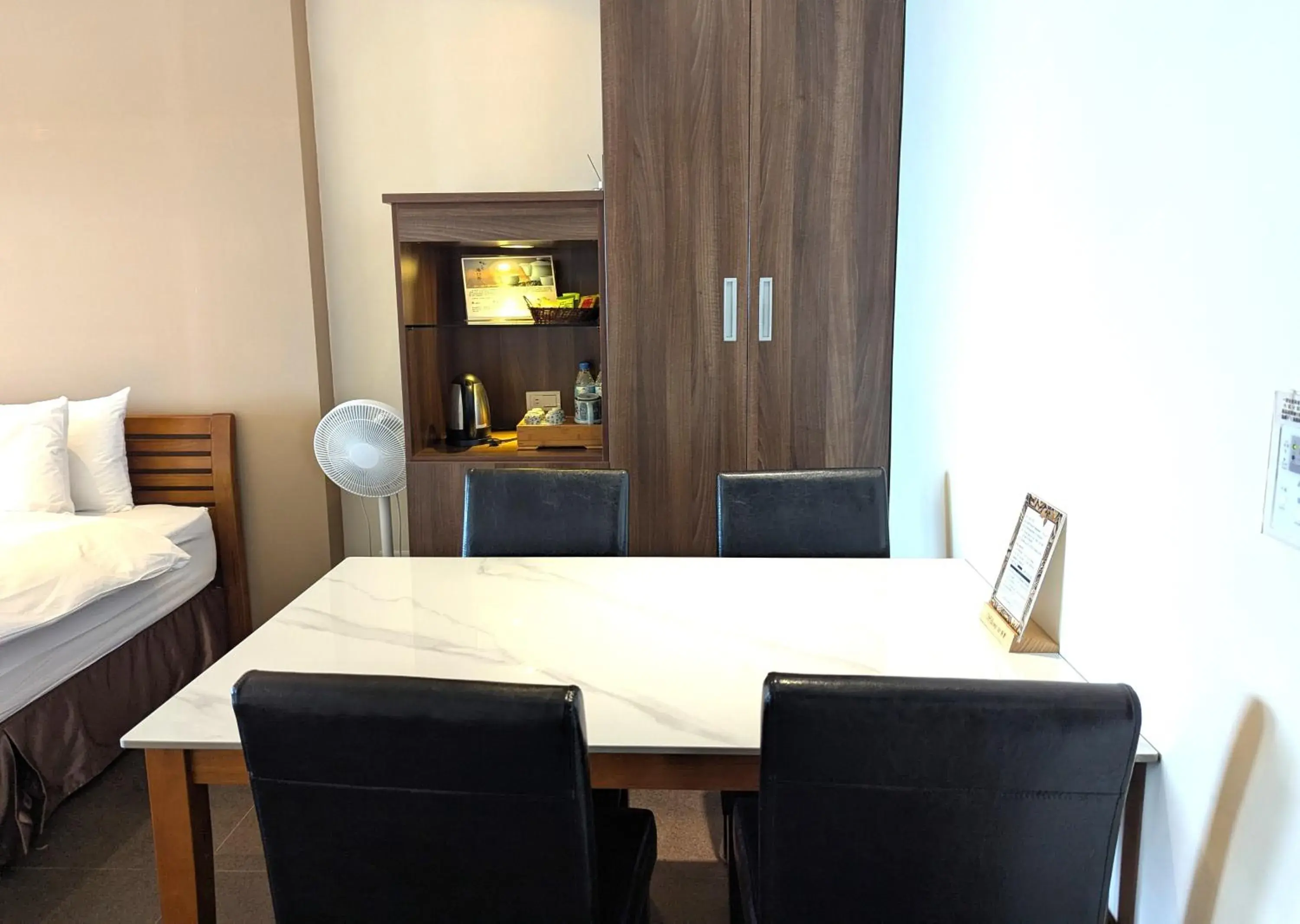 Bed in Jing Guan Hotel Bed in Jing Guan Hotel