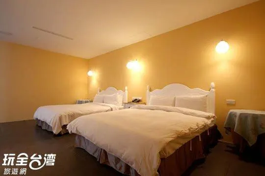 bunk bed, Bed in Jing Guan Hotel