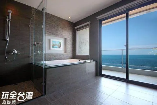 Bathroom in Jing Guan Hotel