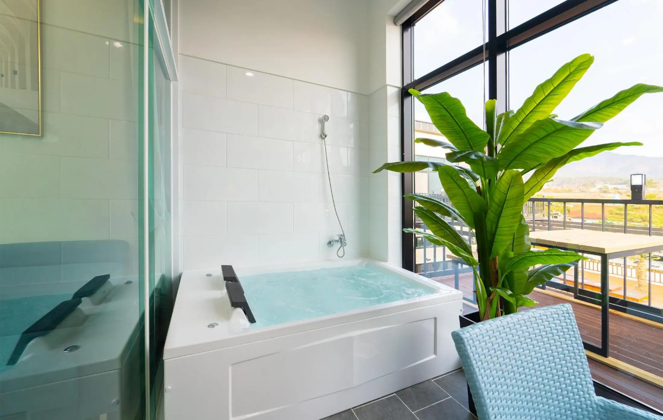 Hot Tub in Patio Pool Villa