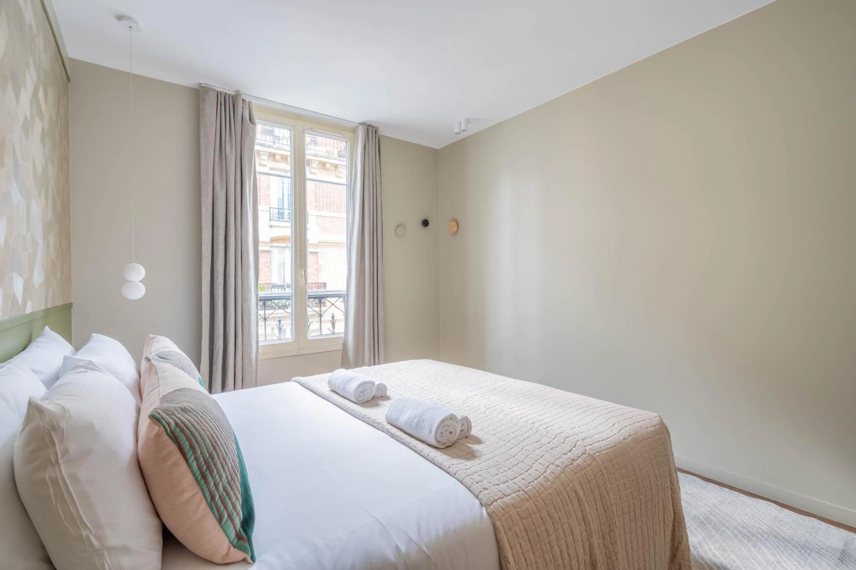 Bed in Résidence Le Belleville