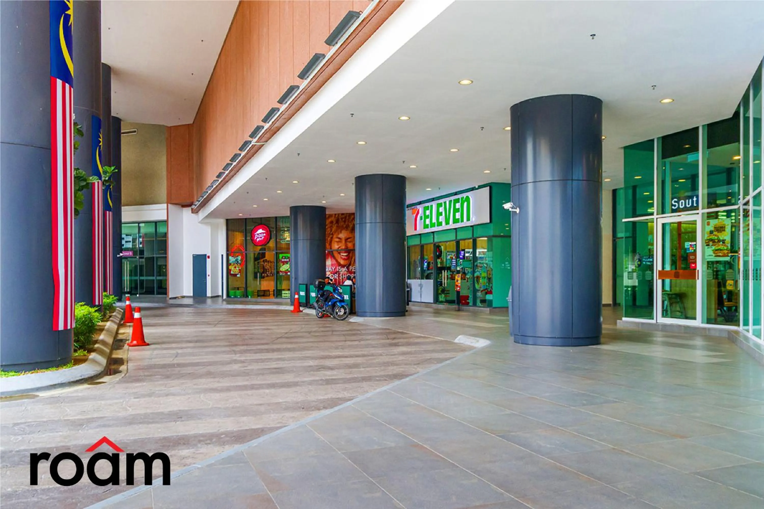 Shopping Area in Datum Jelatek Sky Residence Kuala Lumpur, Roam