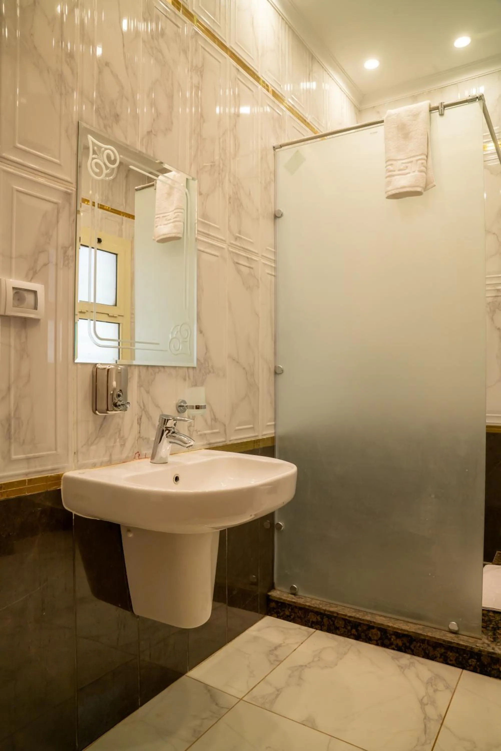 Shower in Azal Lagoons Resort Abu Simbel