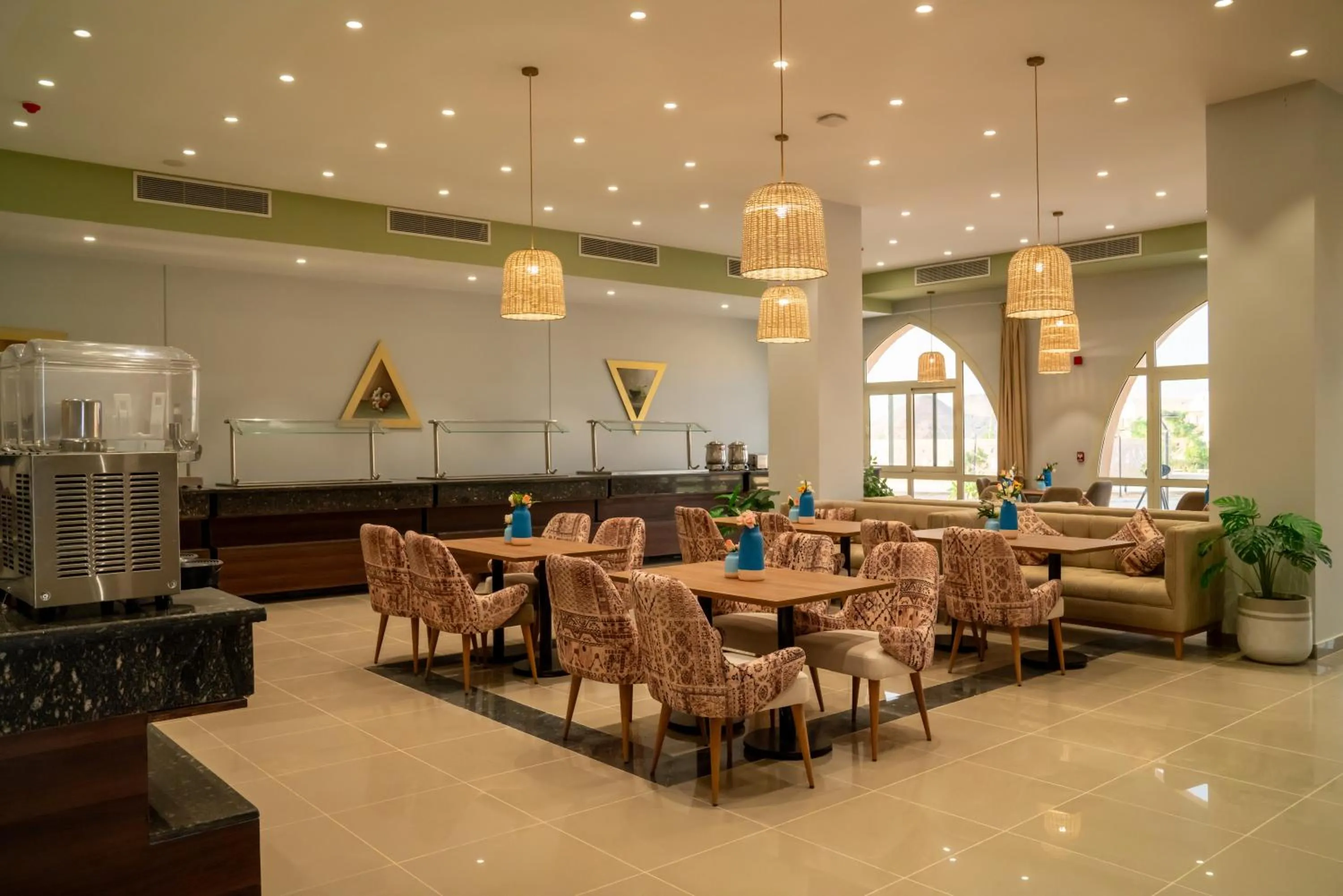 Restaurant/places to eat in Azal Lagoons Resort Abu Simbel