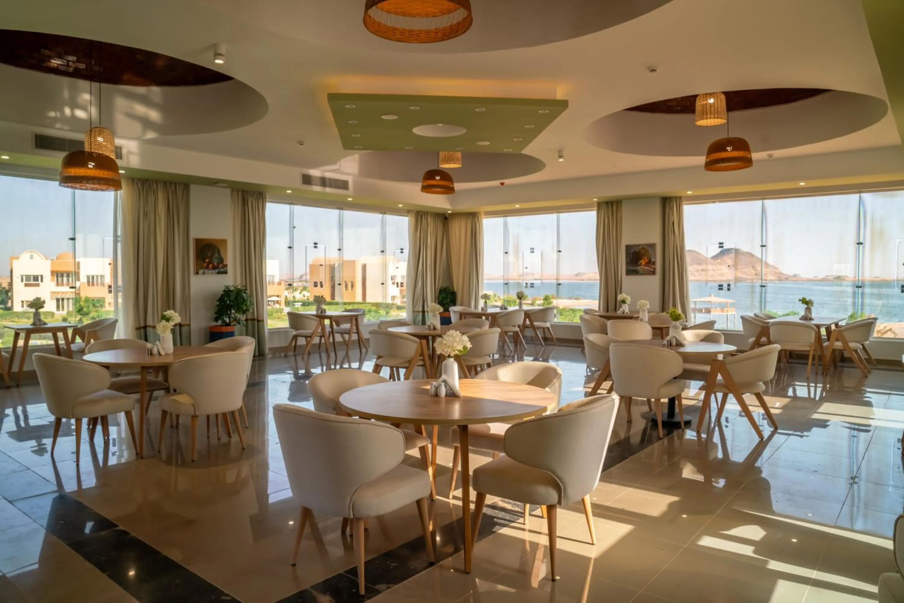 Restaurant/places to eat in Azal Lagoons Resort Abu Simbel