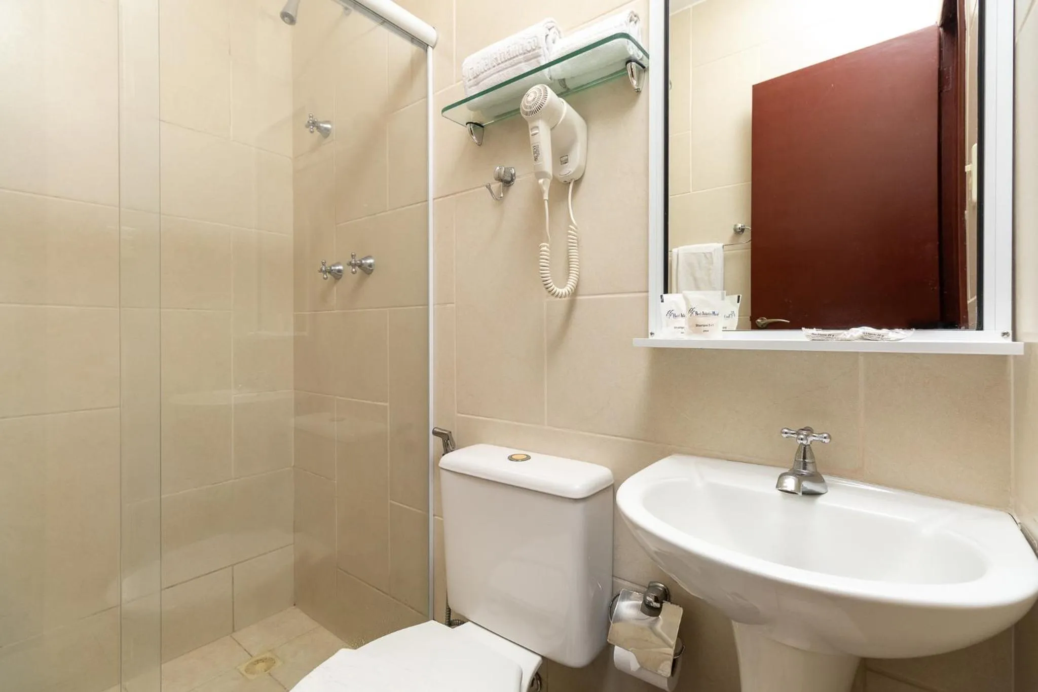 Shower in Hotel Atlantico Macaé By Inn House