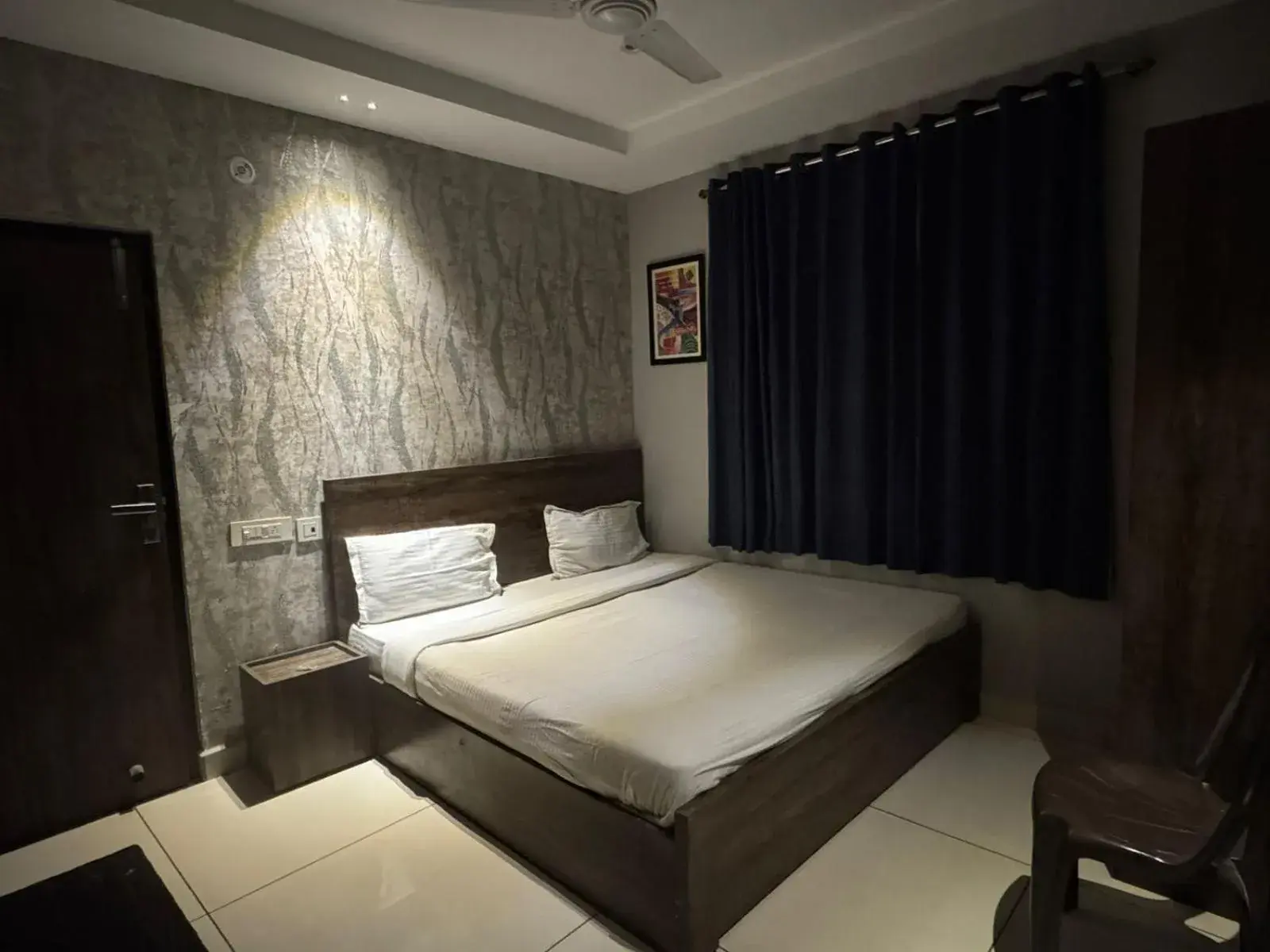 Bedroom, Bed in Hotel Pearl inn Bedroom, Bed in Hotel Pearl inn