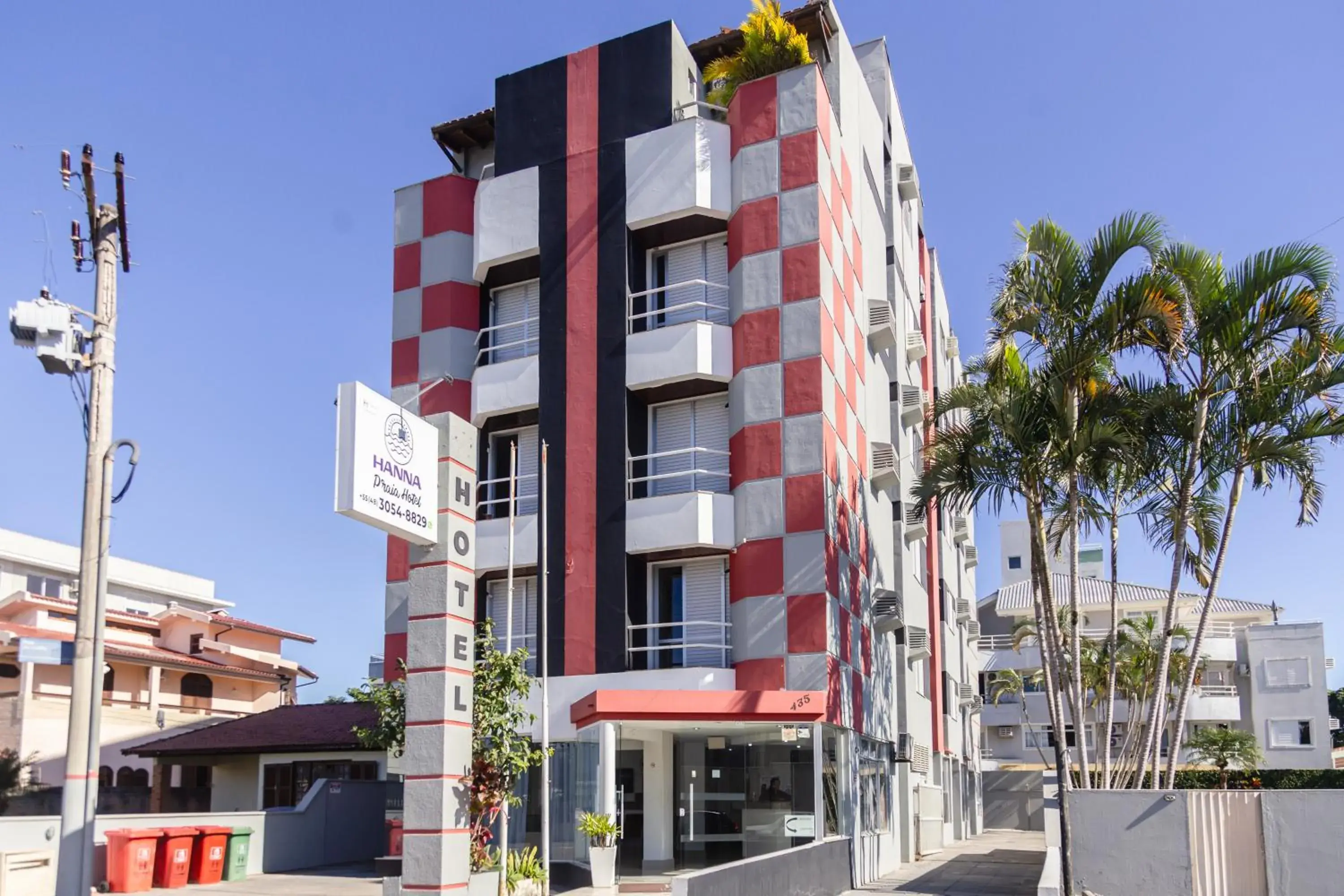 Property building in HANNA Praia Hotel - Florianópolis Property building in HANNA Praia Hotel - Florianópolis