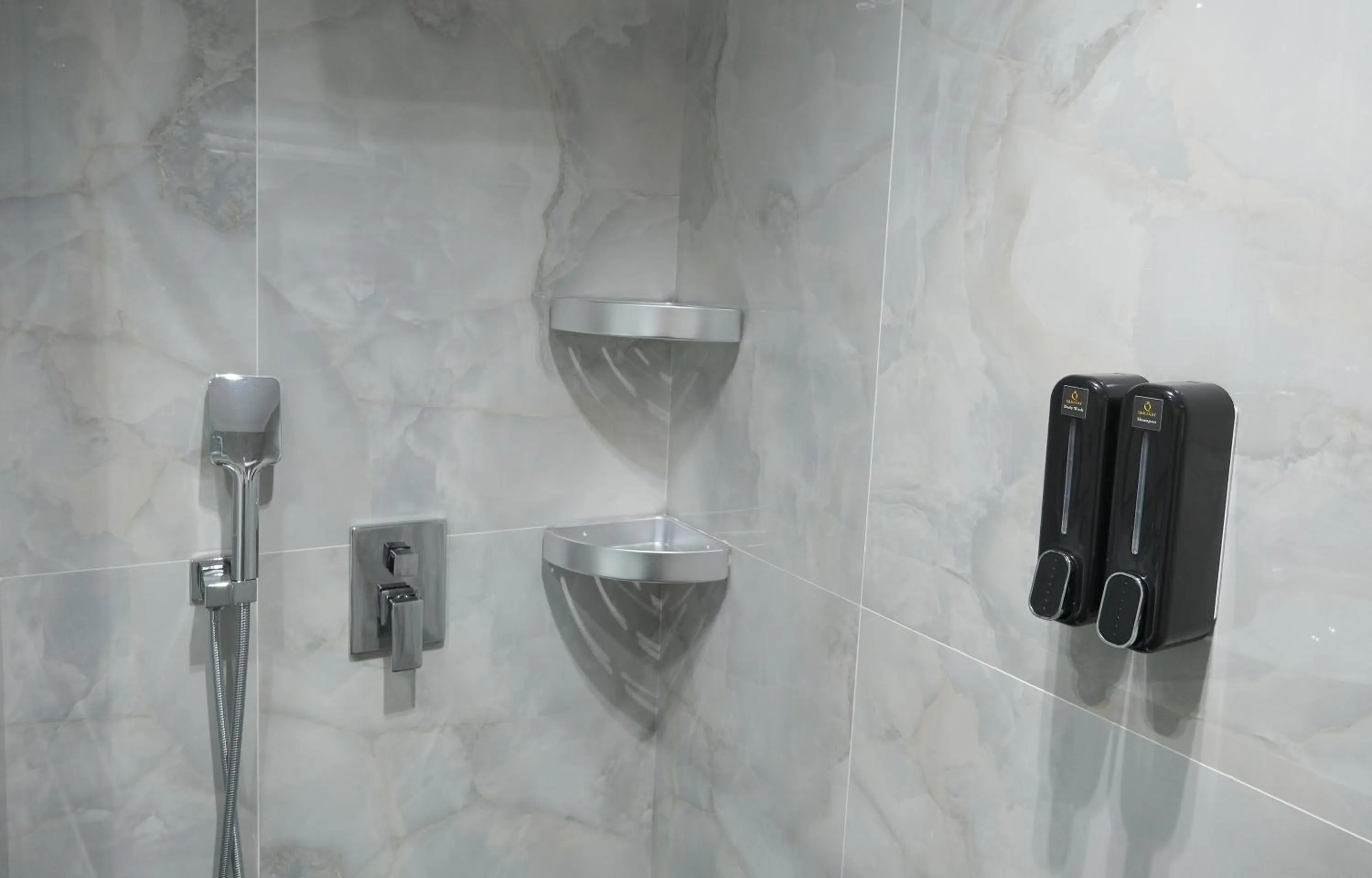 Shower in Qaragat