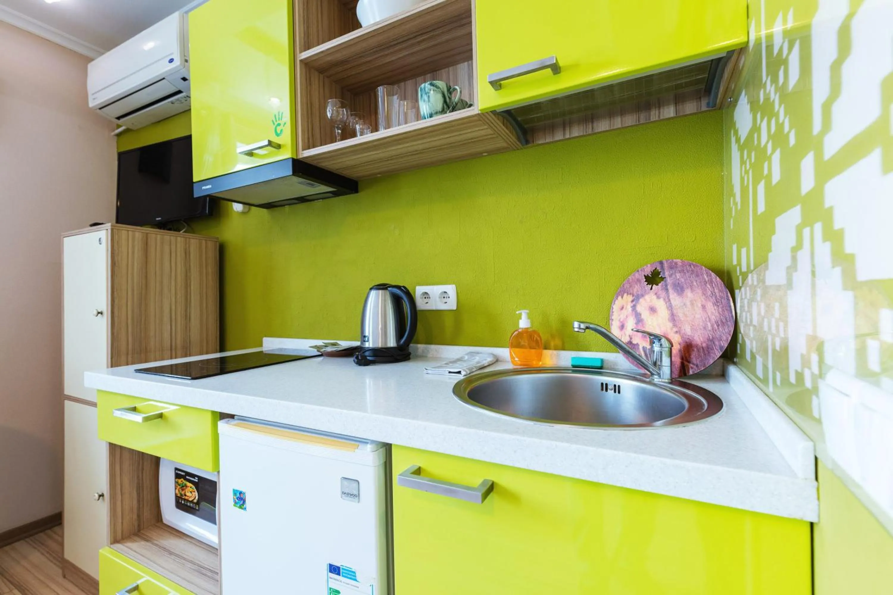 Kitchen or kitchenette in Guest house "Golden Gate 911 "