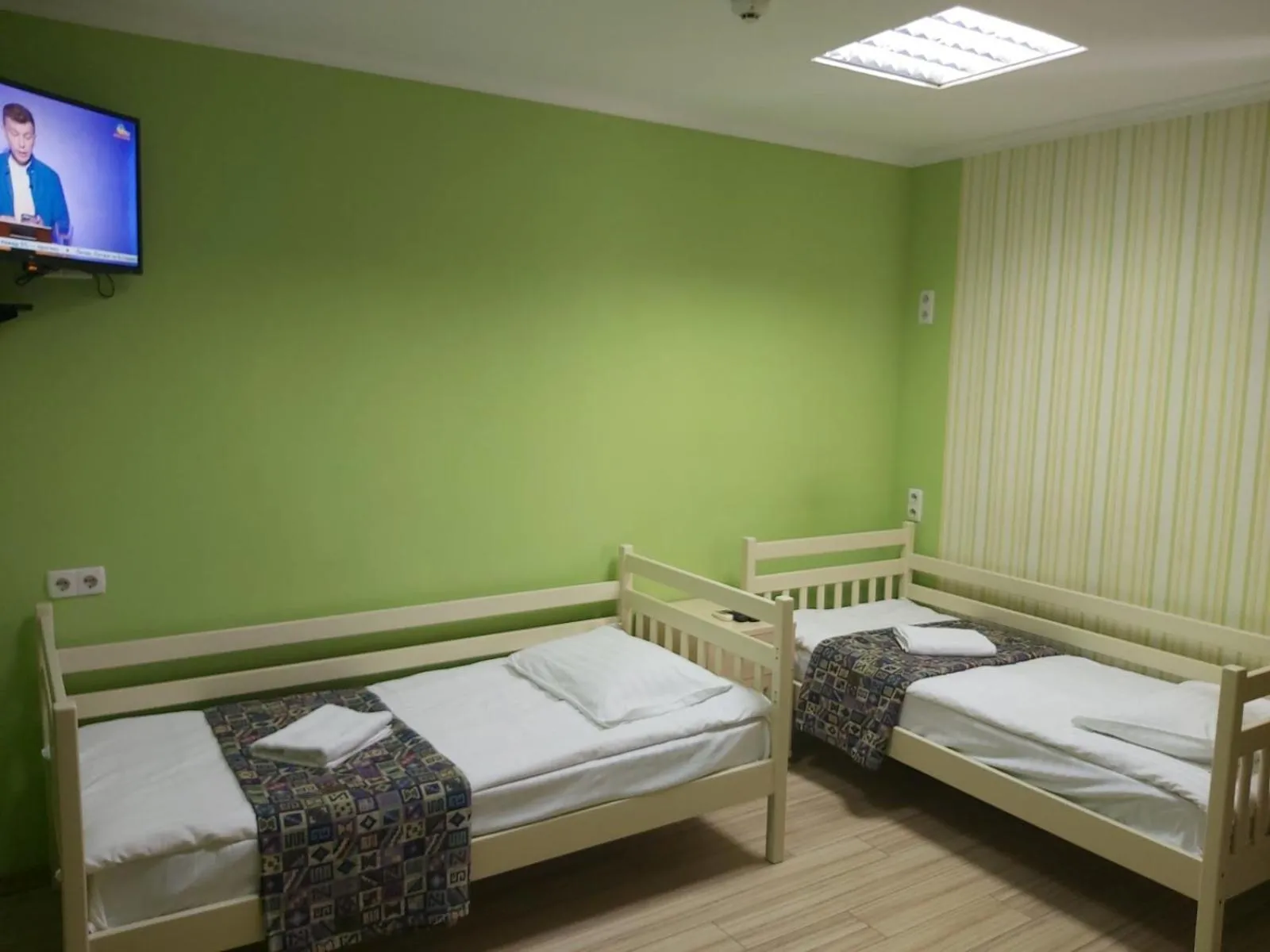 TV and multimedia, Bed in Guest house "Golden Gate 911 "