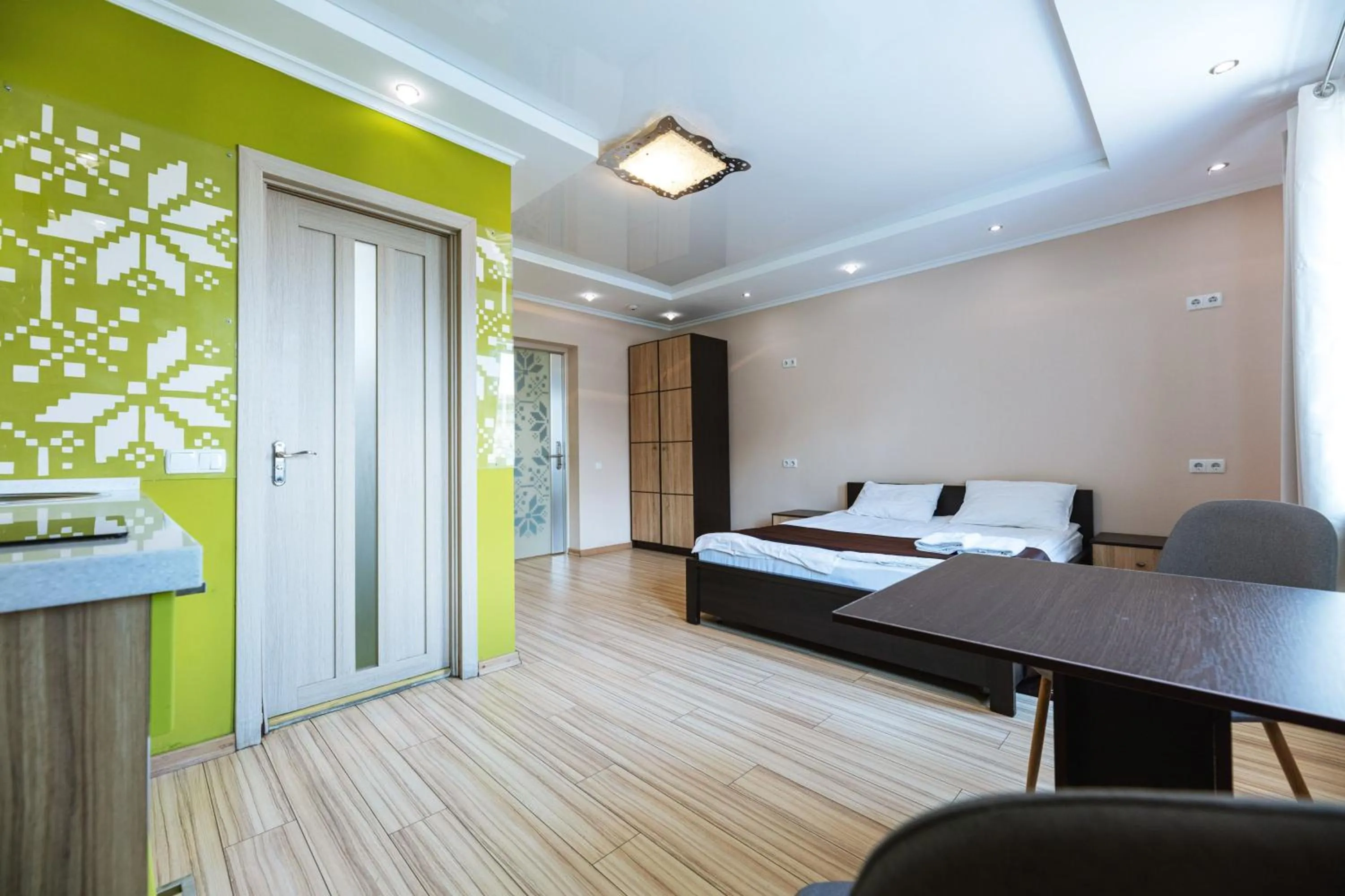 Photo of the whole room, Bed in Guest house "Golden Gate 911 "