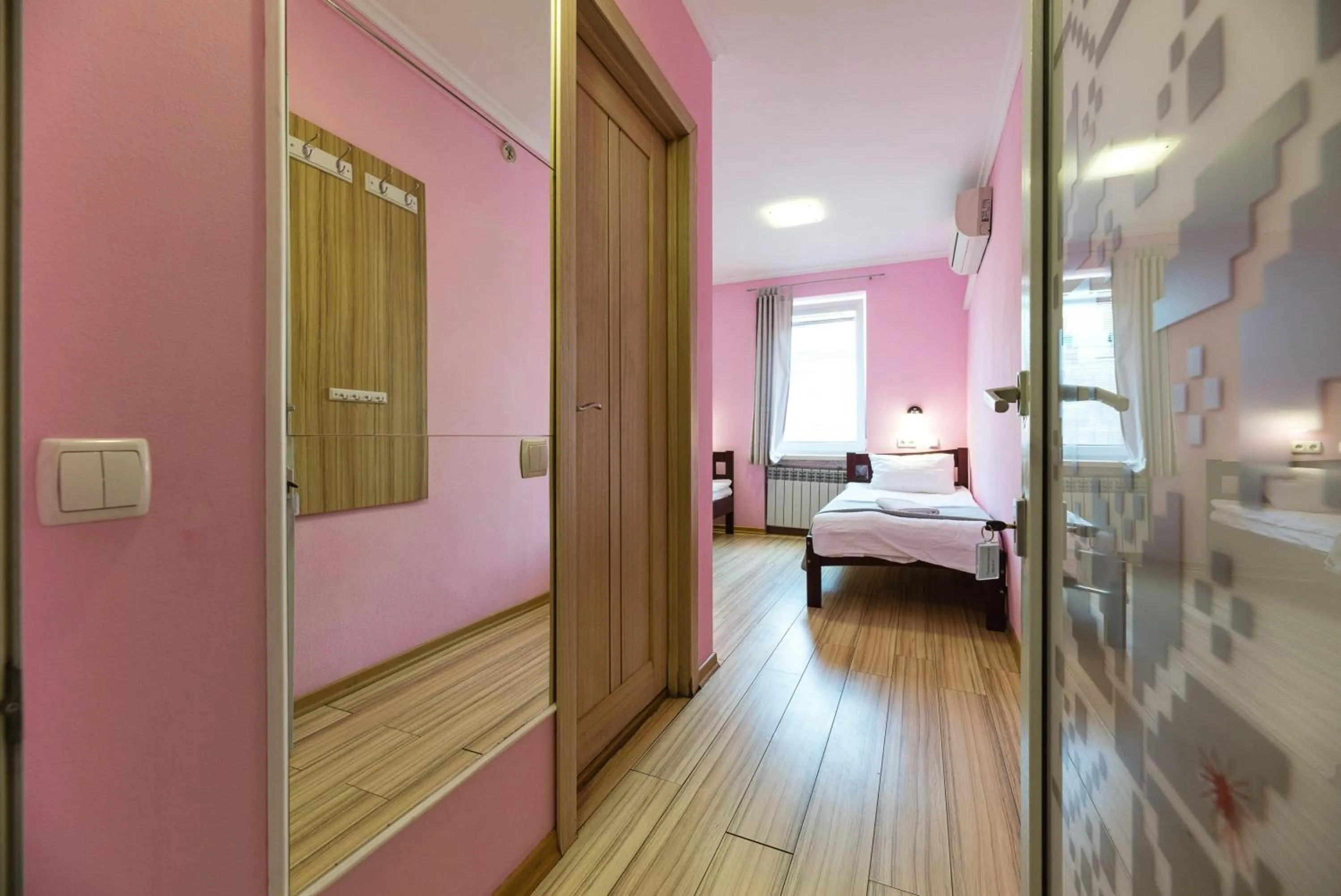Photo of the whole room, Bed in Guest house "Golden Gate 911 "