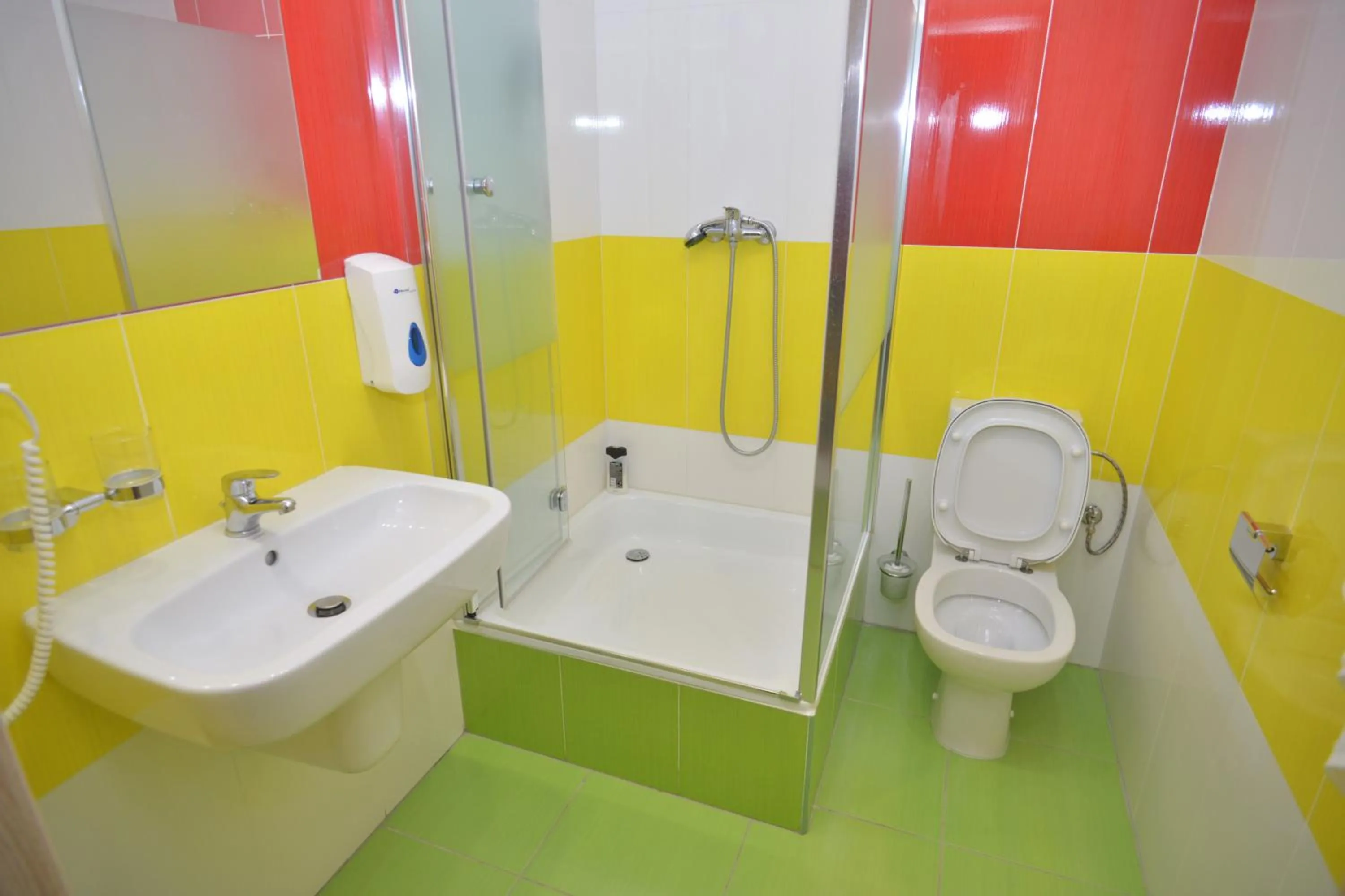 Shower in Guest house "Golden Gate 911 "