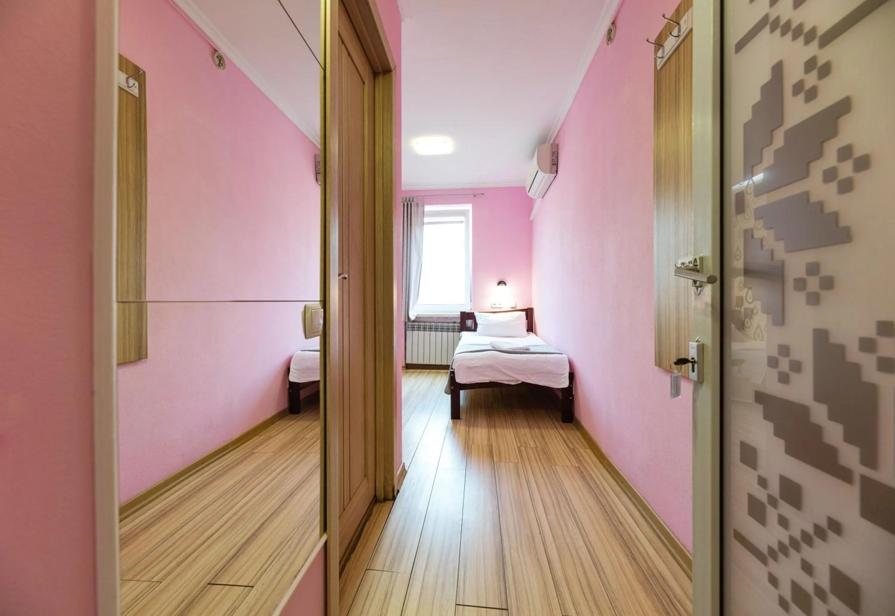 Bed in Guest house "Golden Gate 911 "