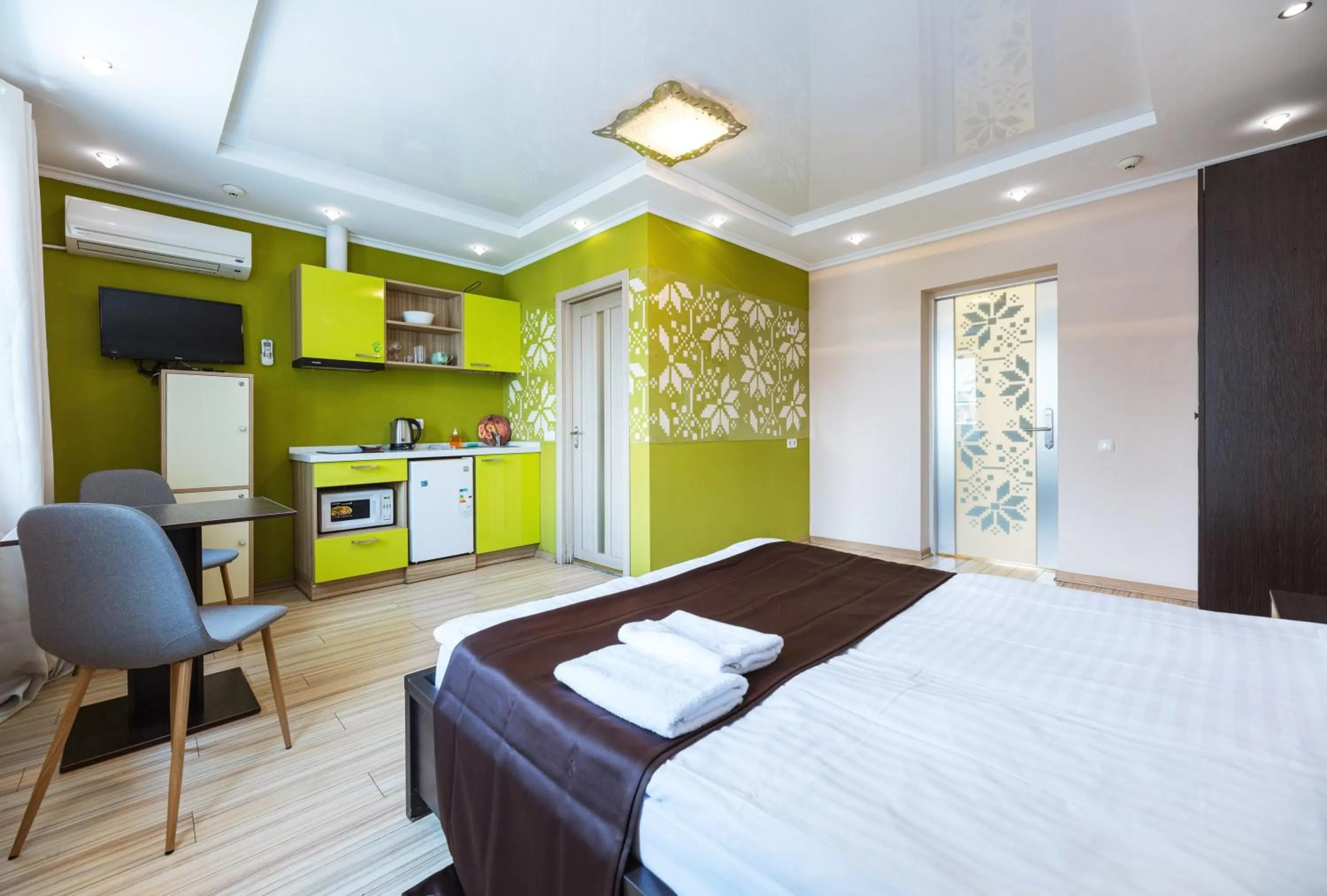 Bed in Guest house "Golden Gate 911 "