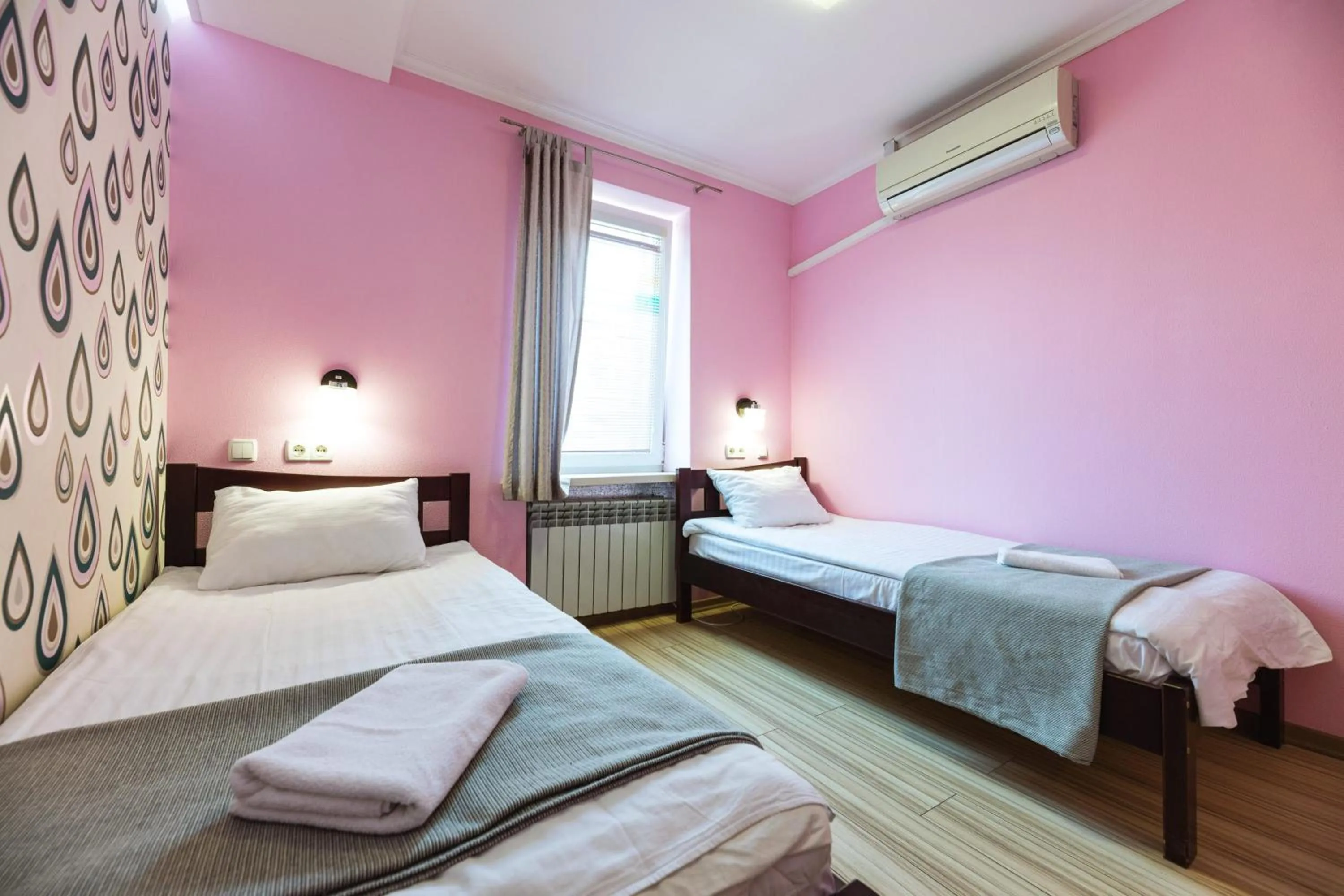 Photo of the whole room, Bed in Guest house "Golden Gate 911 "