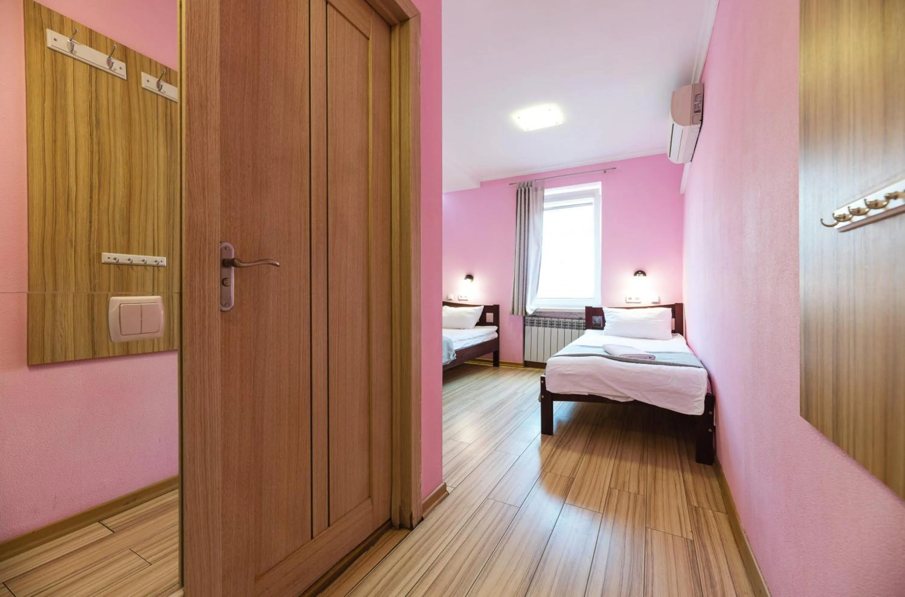 Photo of the whole room, Bed in Guest house "Golden Gate 911 "