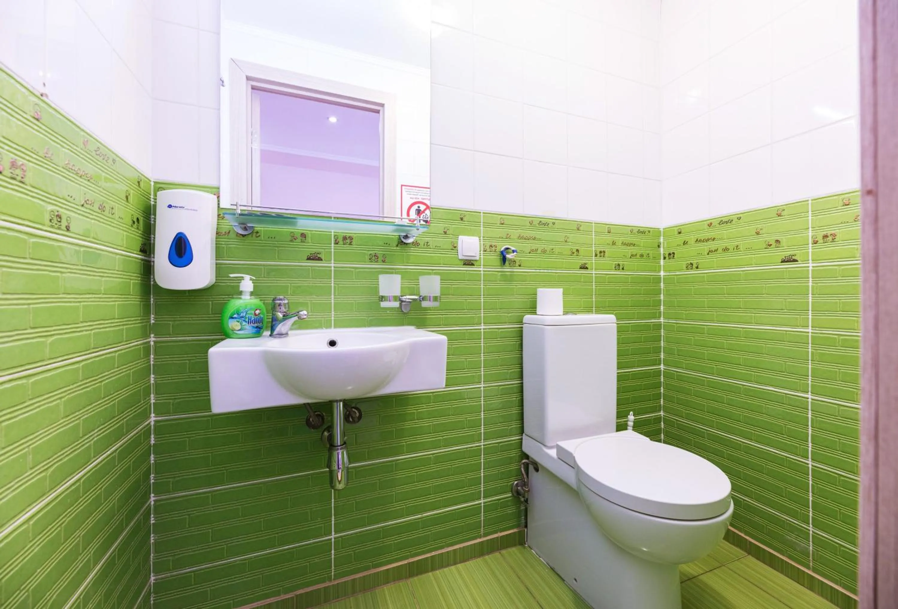 Toilet in Guest house "Golden Gate 911 "