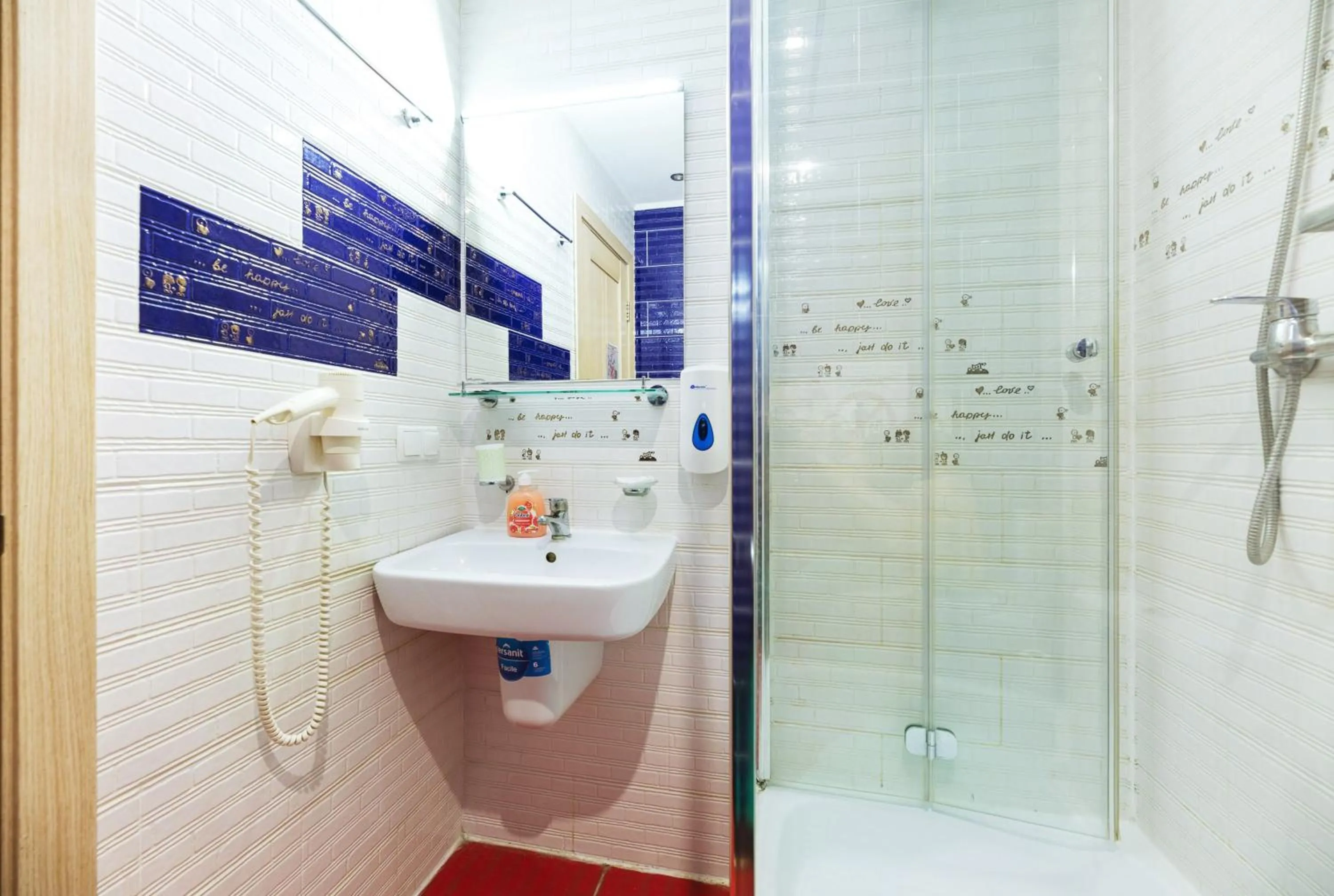 Bath in Guest house "Golden Gate 911 "
