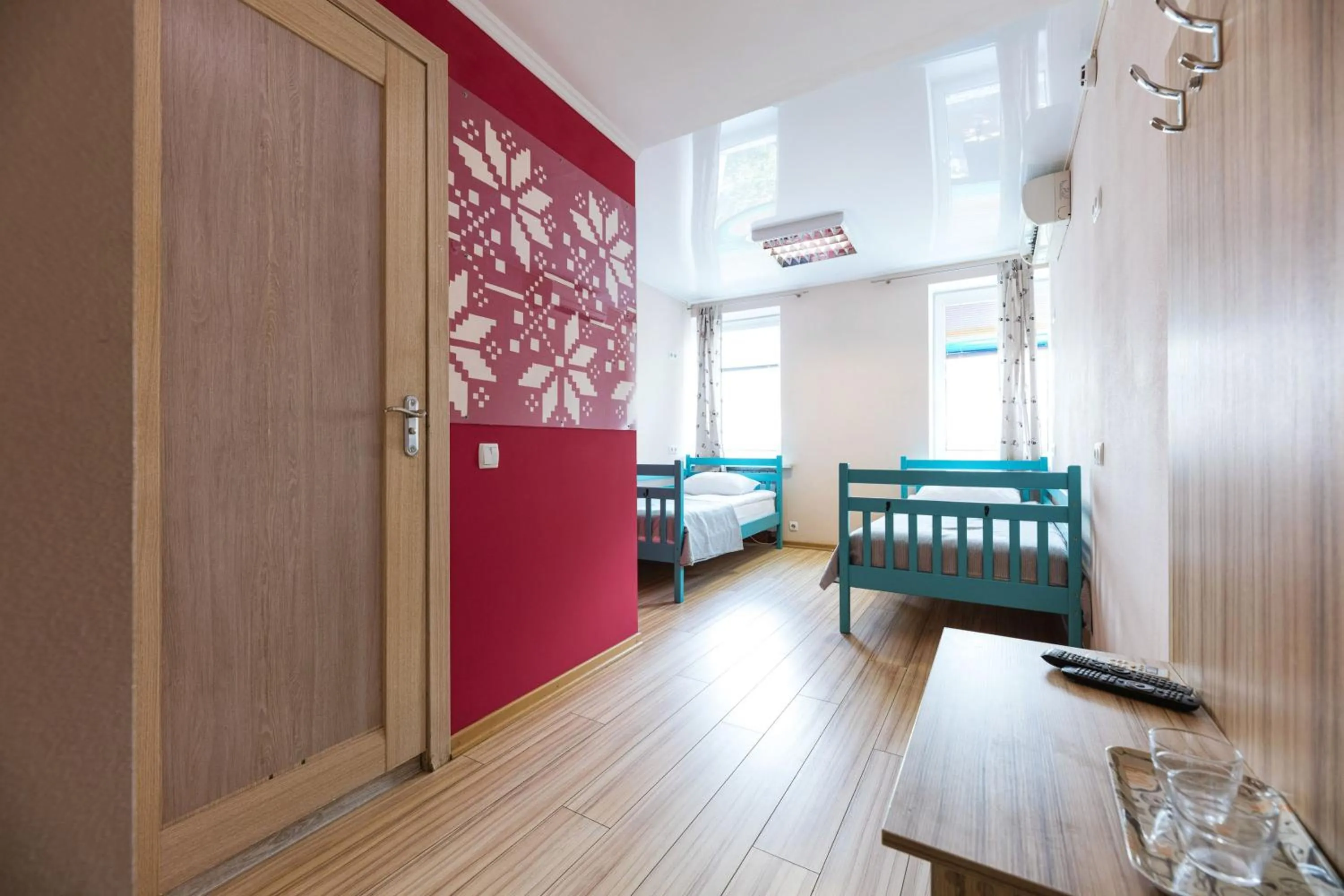 Photo of the whole room in Guest house "Golden Gate 911 "