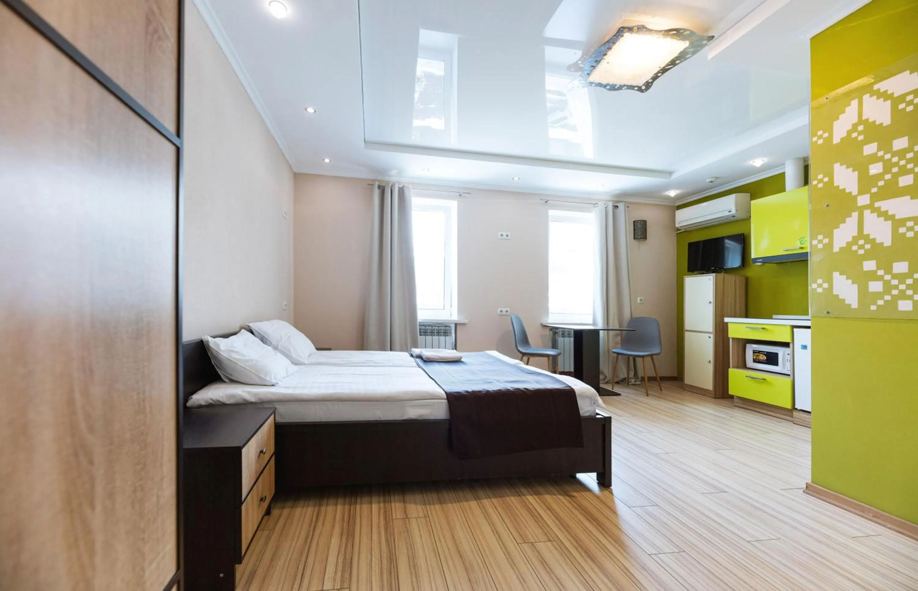 Photo of the whole room, Bed in Guest house "Golden Gate 911 "