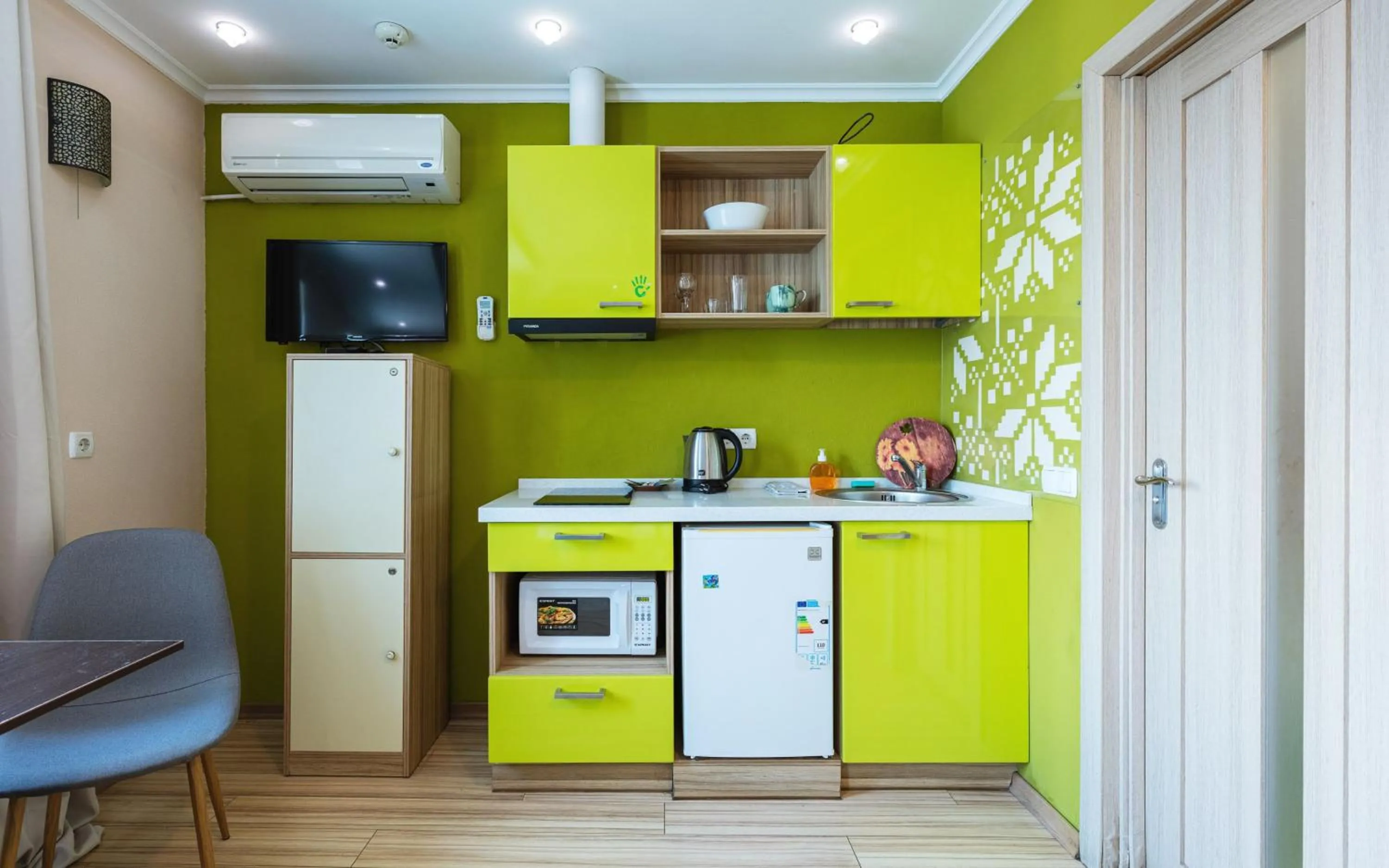 Kitchen or kitchenette in Guest house "Golden Gate 911 "