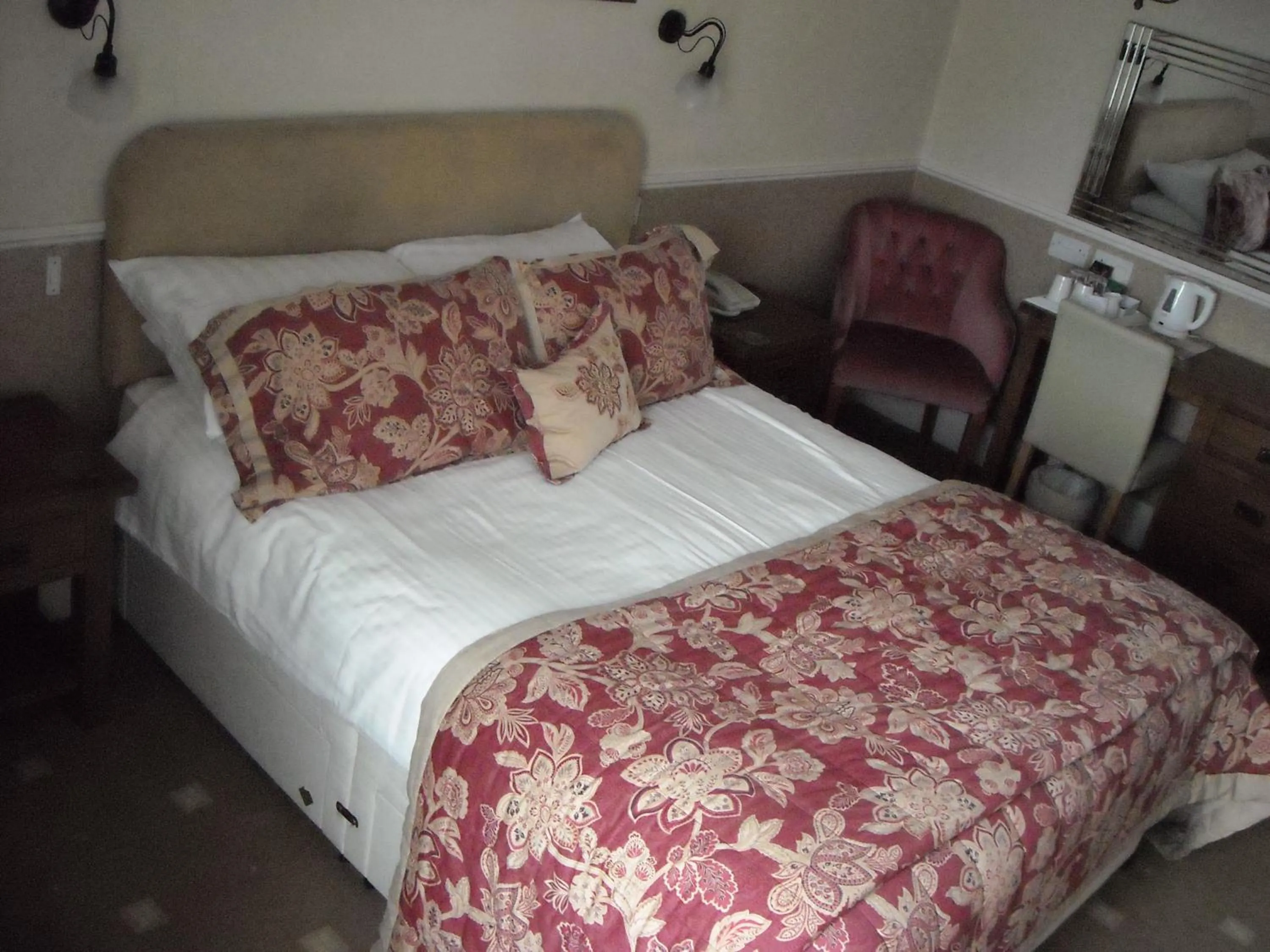 Bed in Townstal Farmhouse