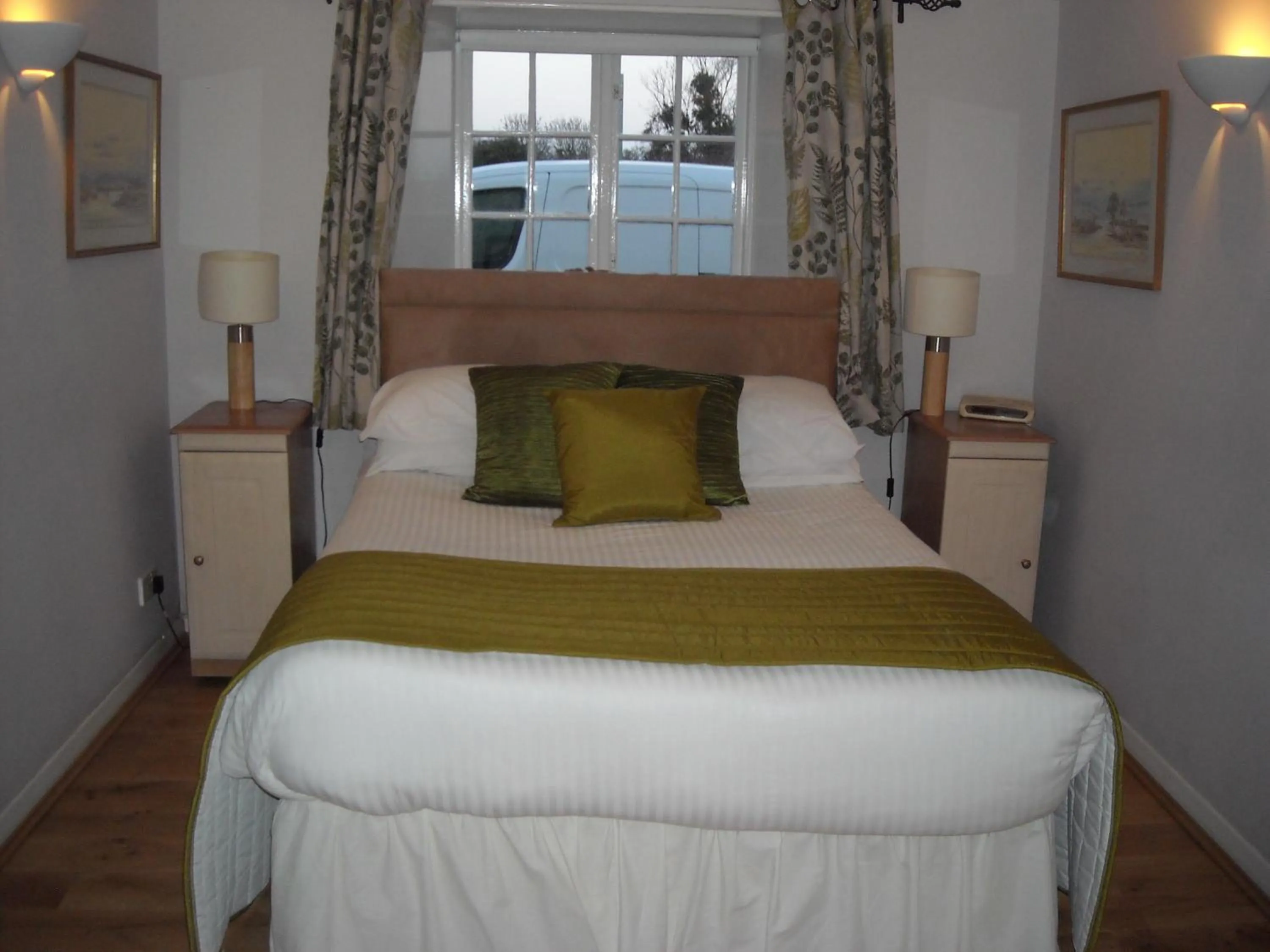 Day, Bed in Townstal Farmhouse