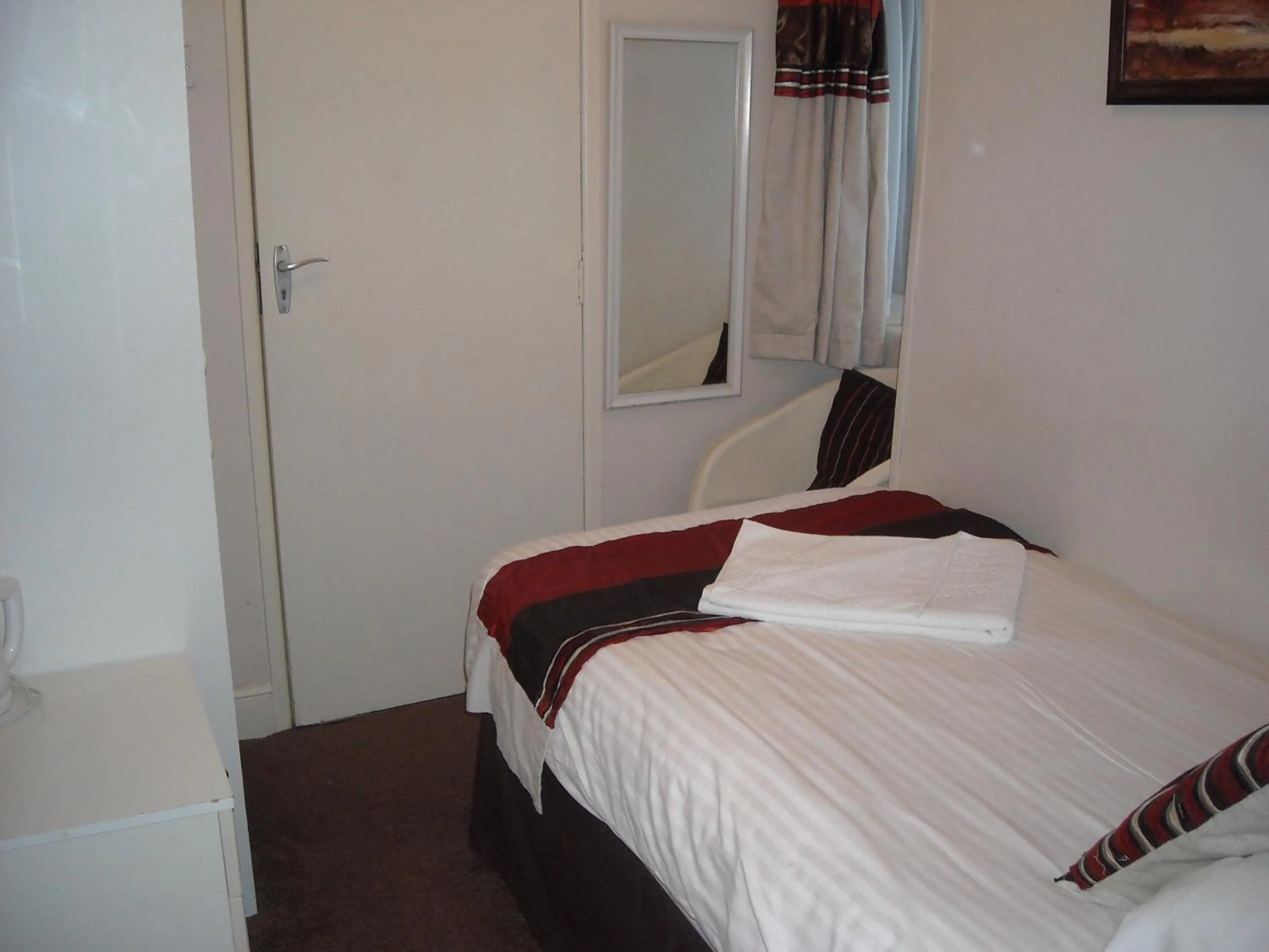 Bed in Townstal Farmhouse