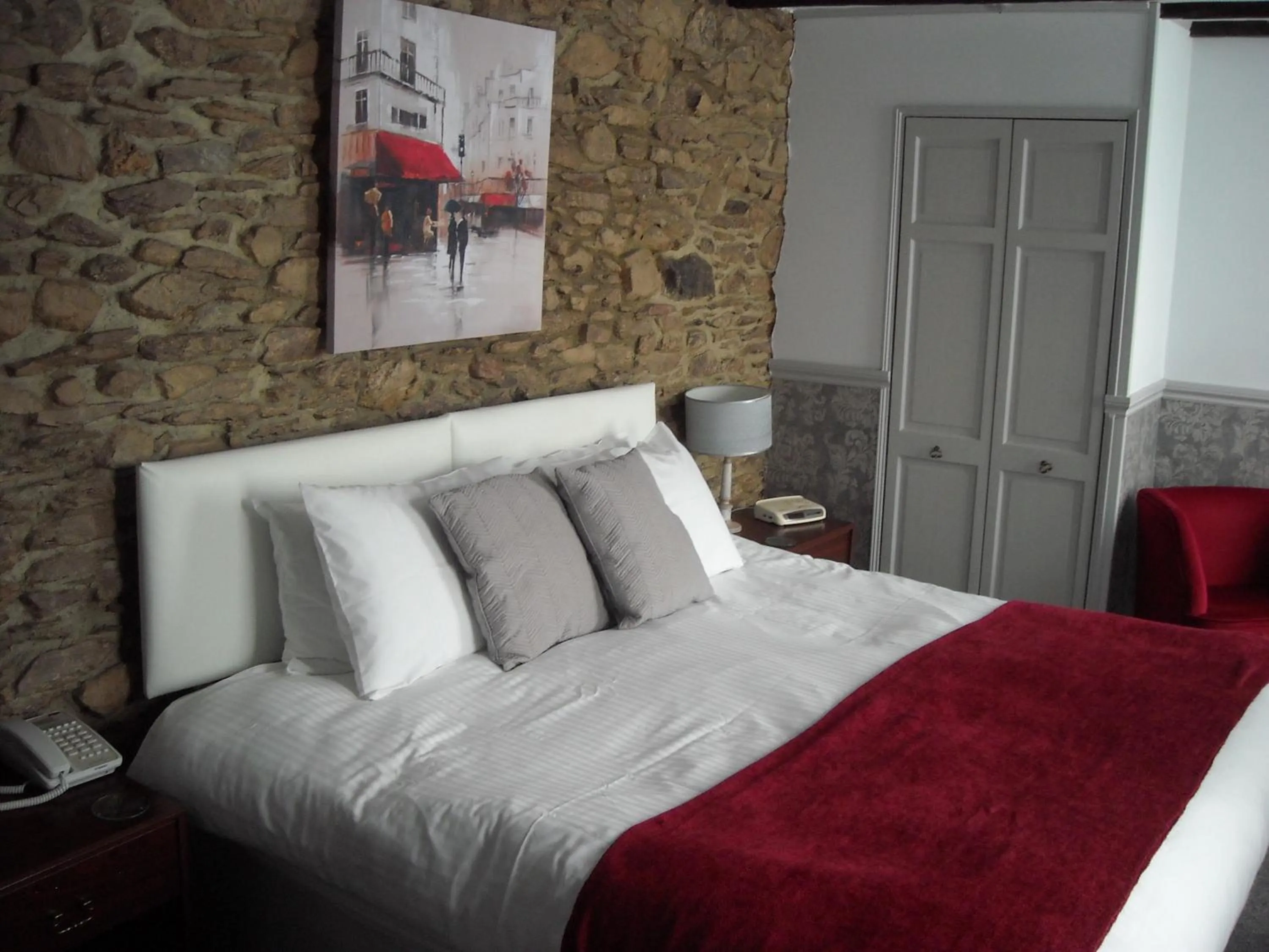 Bed in Townstal Farmhouse