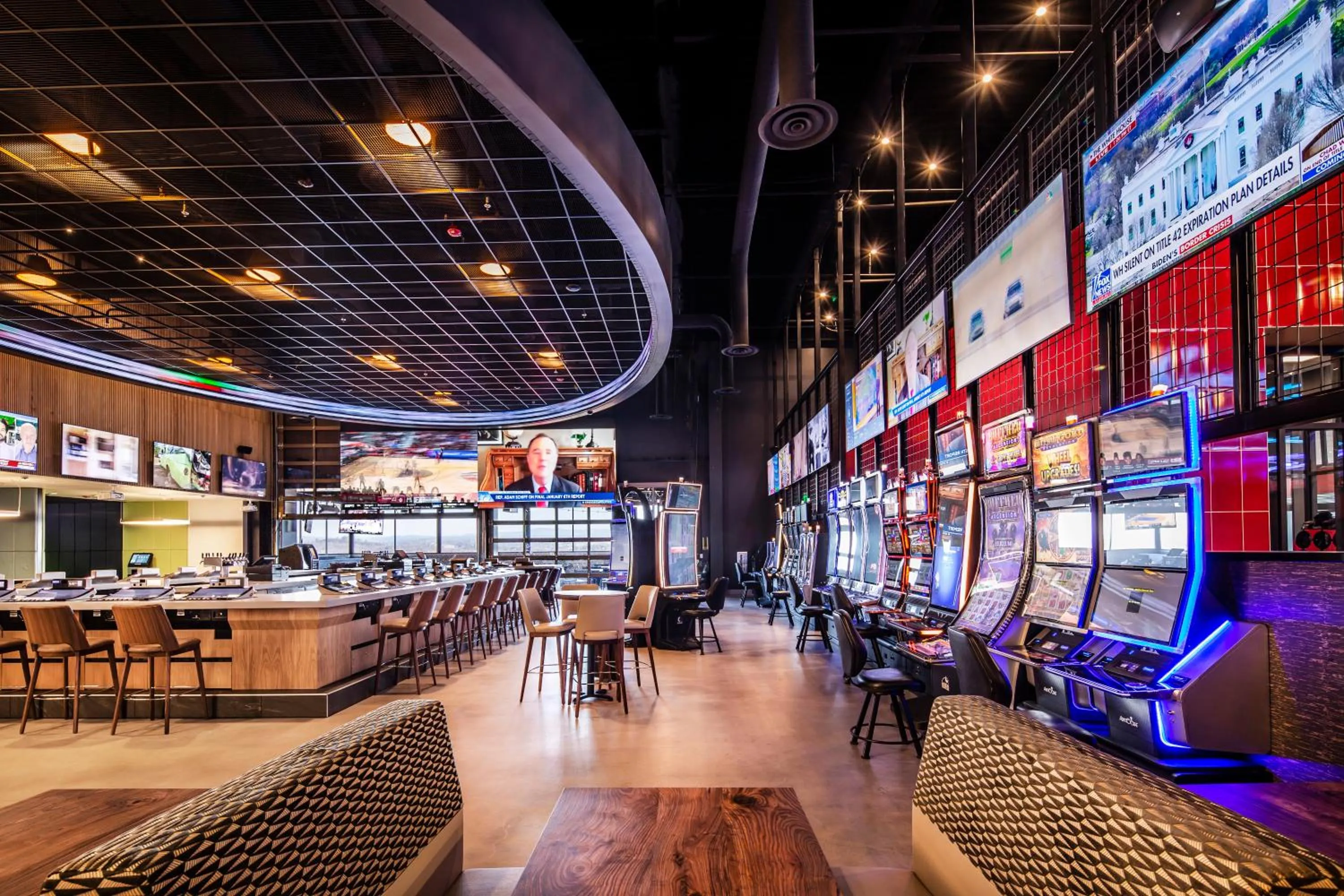 Lounge or bar in Red Hawk Resort & Casino