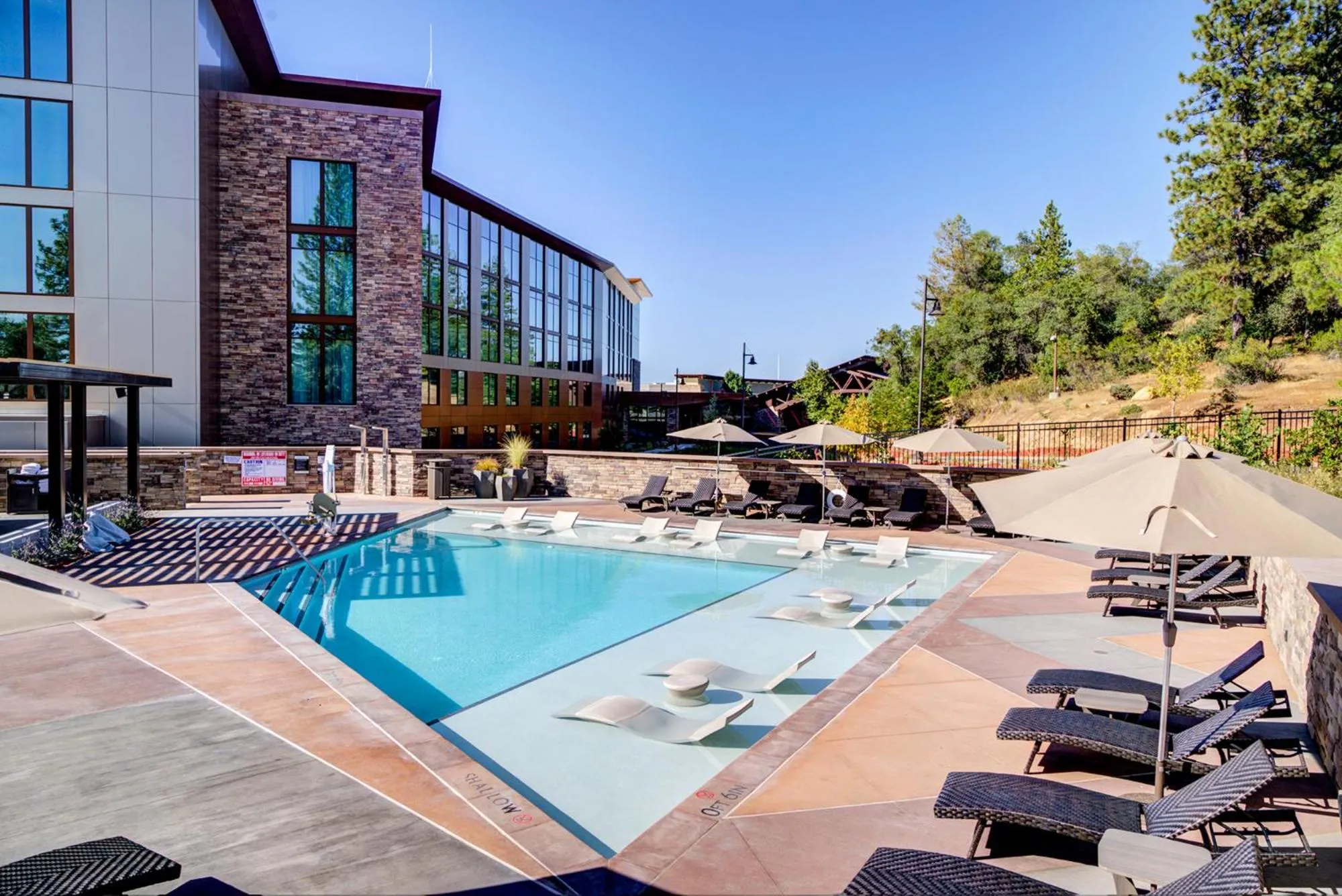 Swimming pool in Red Hawk Resort & Casino