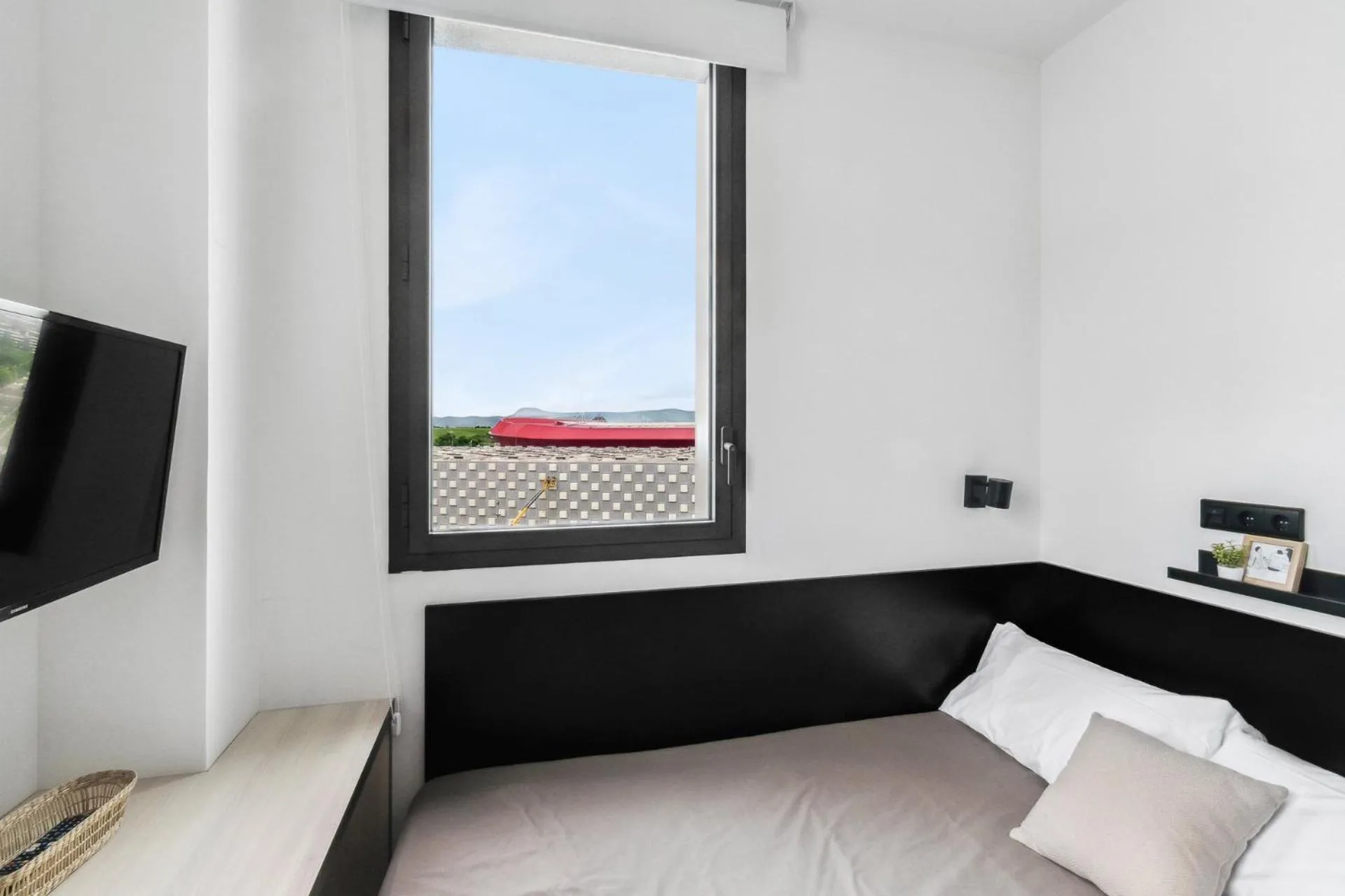 TV and multimedia, Bed in Home and CoLiving Pamplona