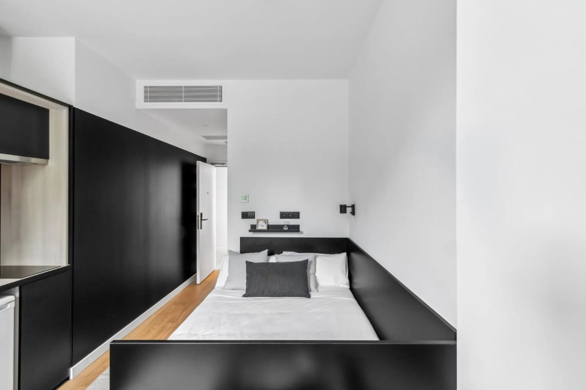 Bedroom, Bed in Home and CoLiving Pamplona