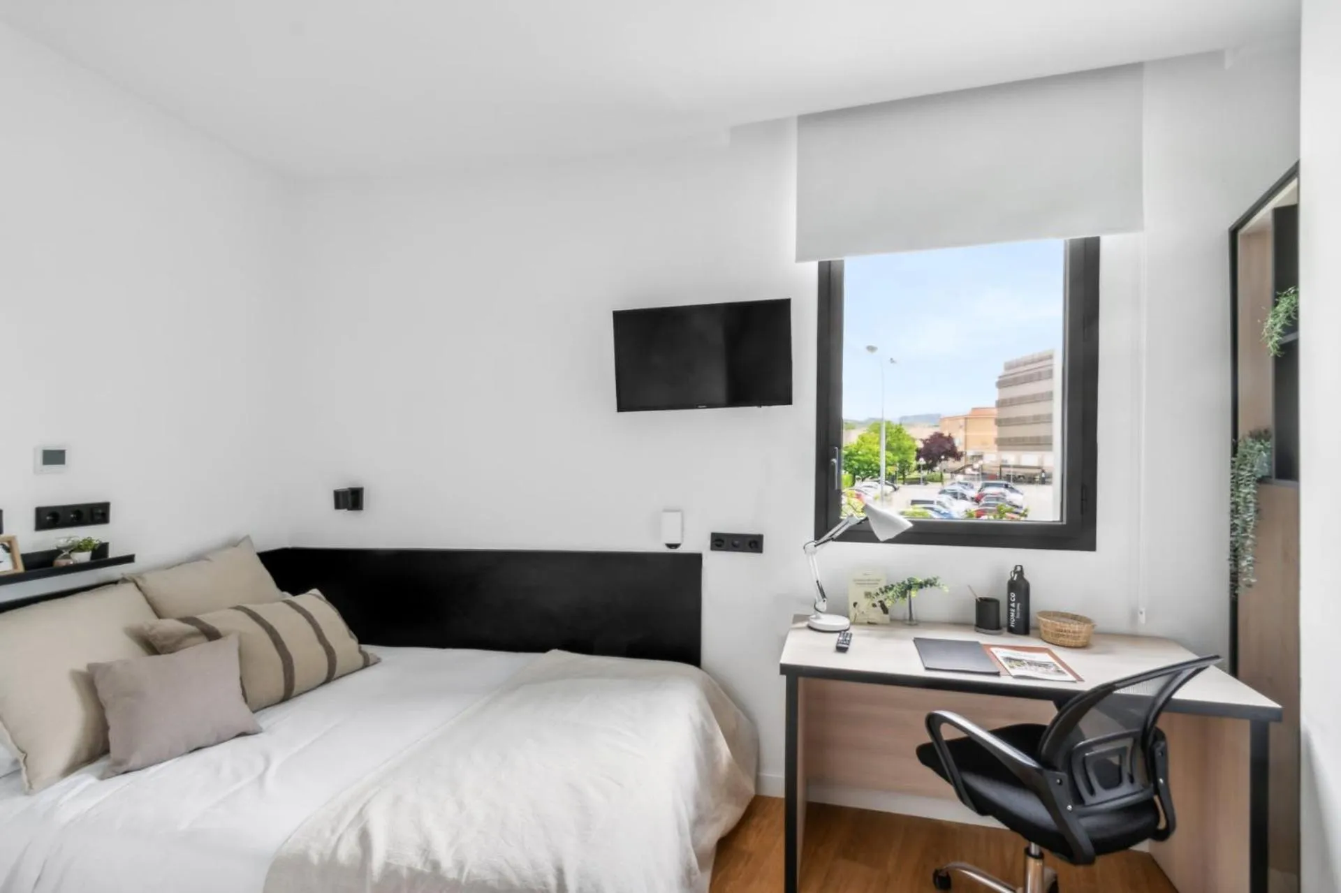 TV and multimedia, Bed in Home and CoLiving Pamplona