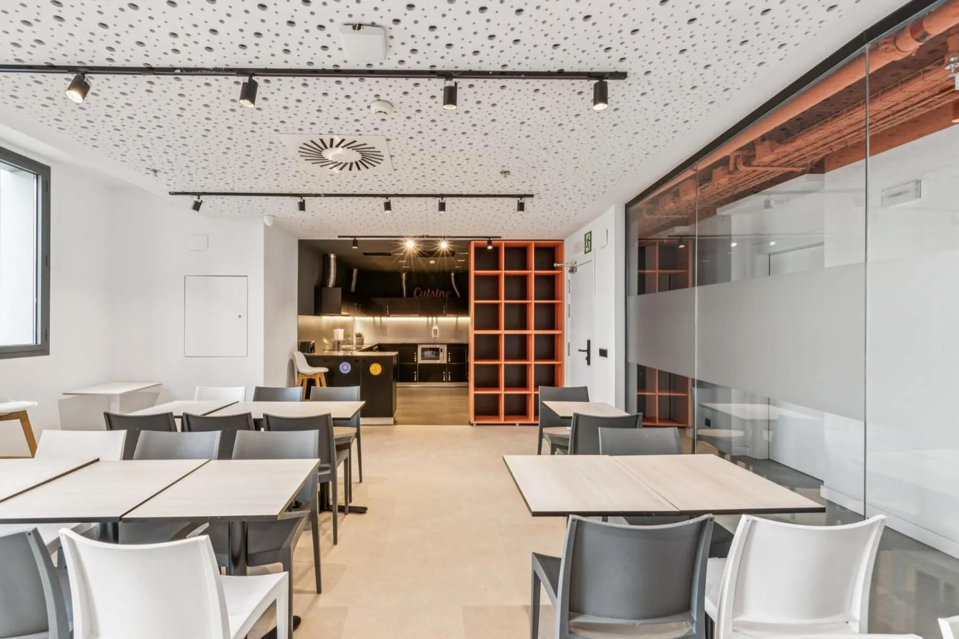 Kitchen or kitchenette in Home and CoLiving Pamplona