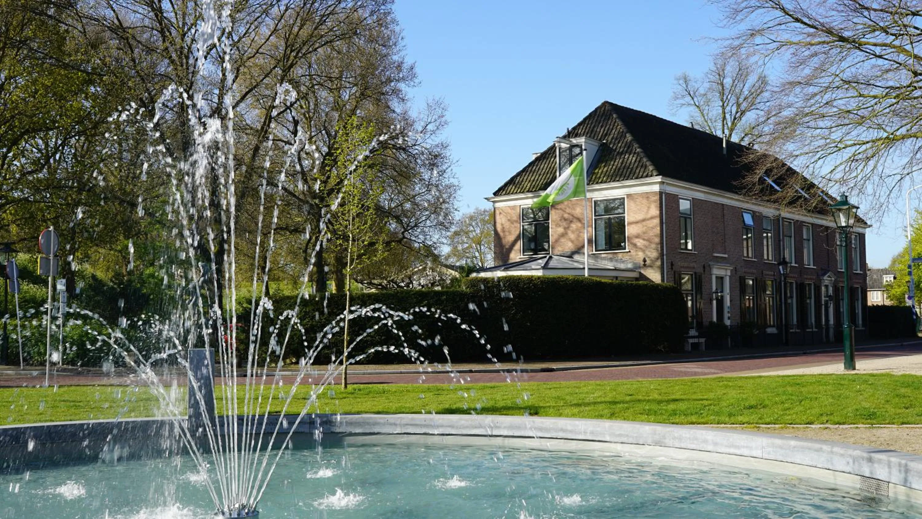 Facade/entrance in Room One-Twenty-One