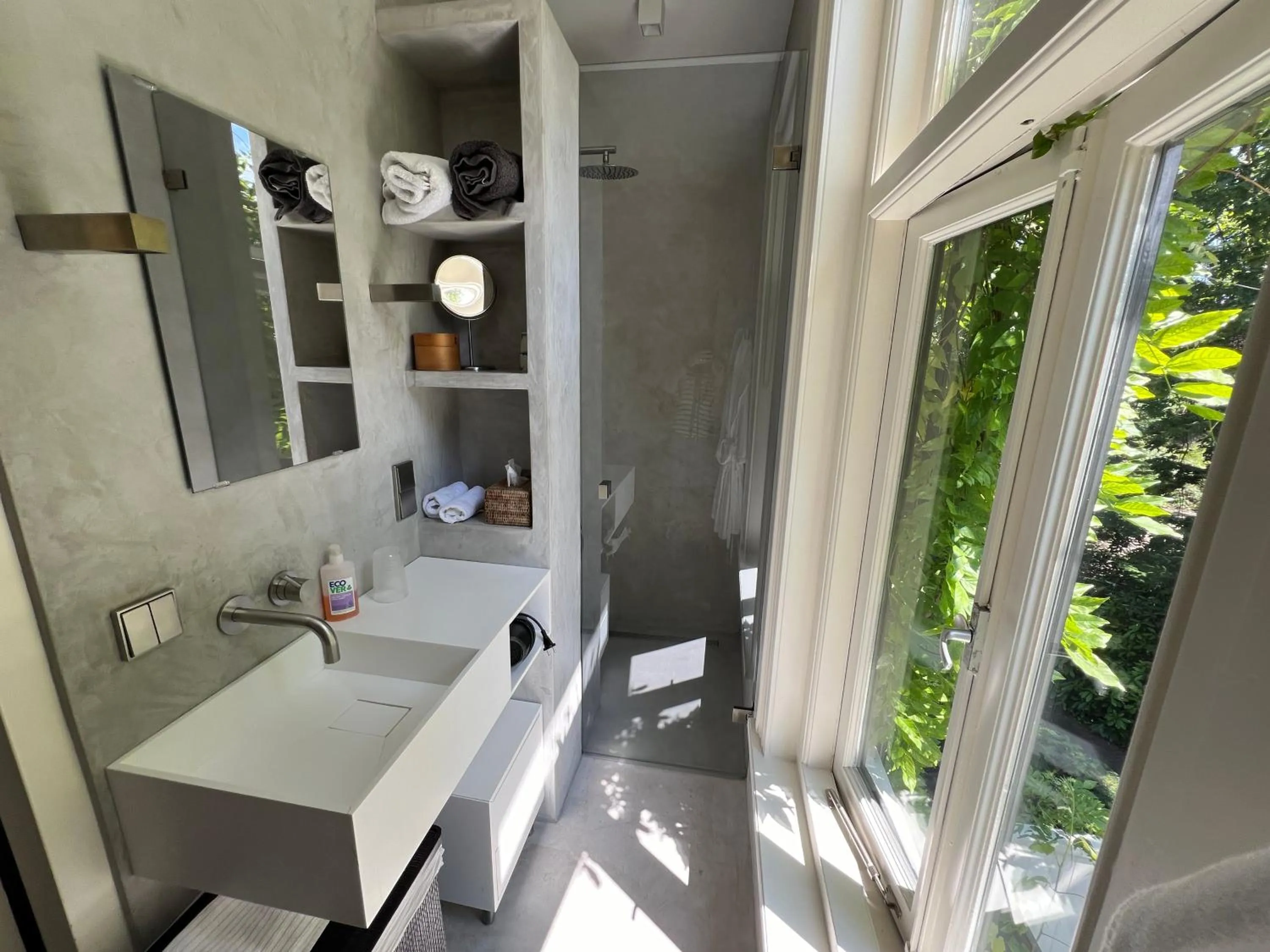 Shower in Room One-Twenty-One