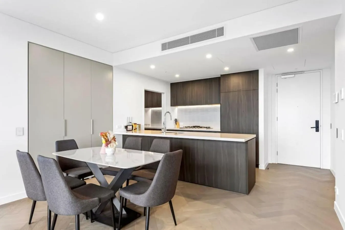 Exquisite High-End Retreat in Macquarie Park