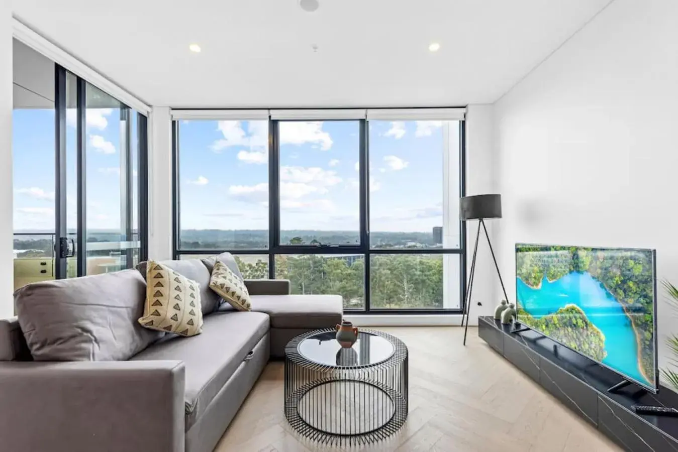 Exquisite High-End Retreat in Macquarie Park Exquisite High-End Retreat in Macquarie Park