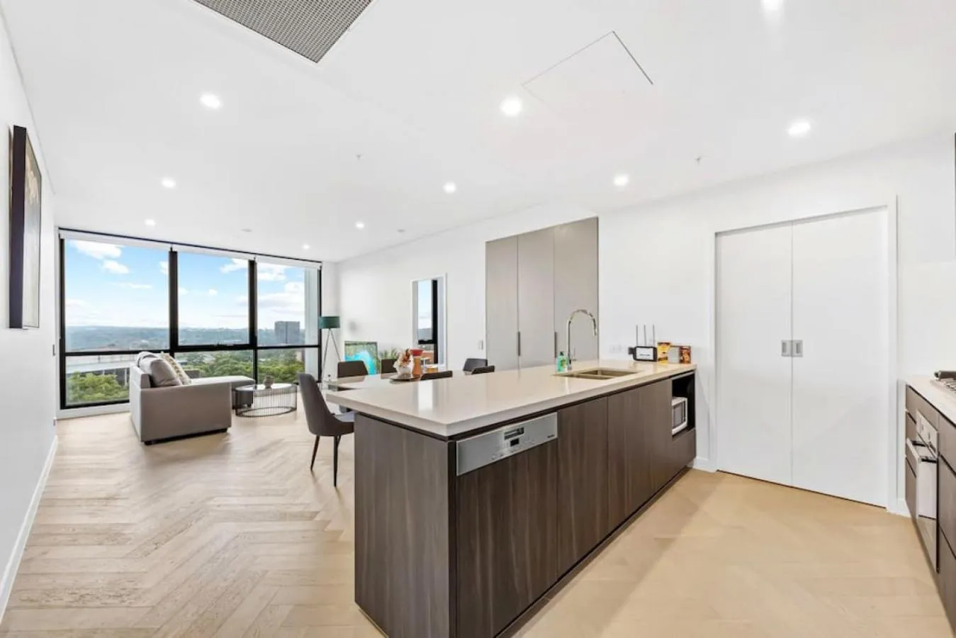 Exquisite High-End Retreat in Macquarie Park