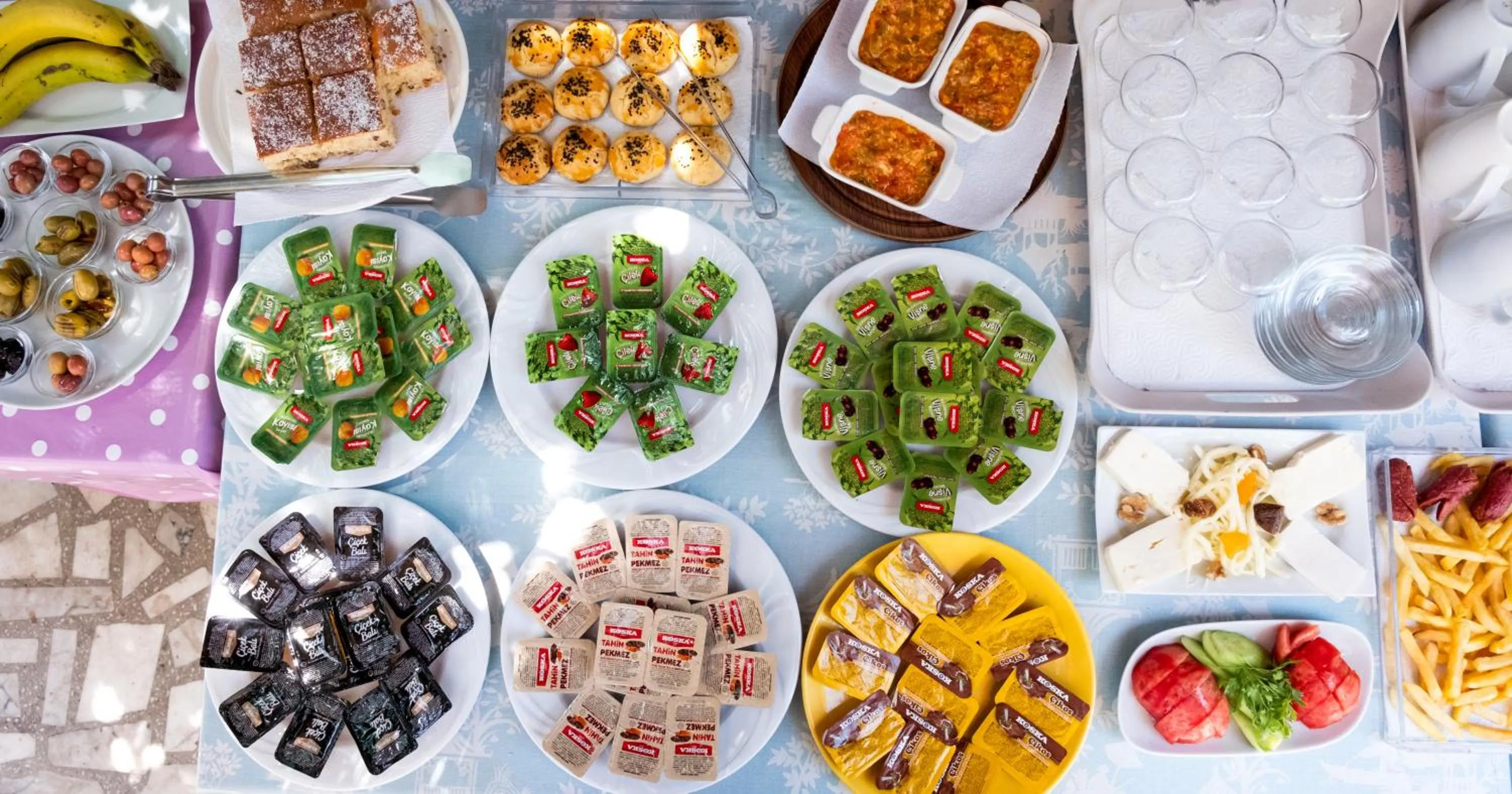 Restaurant/places to eat in Garden Palace Boutique Hotel