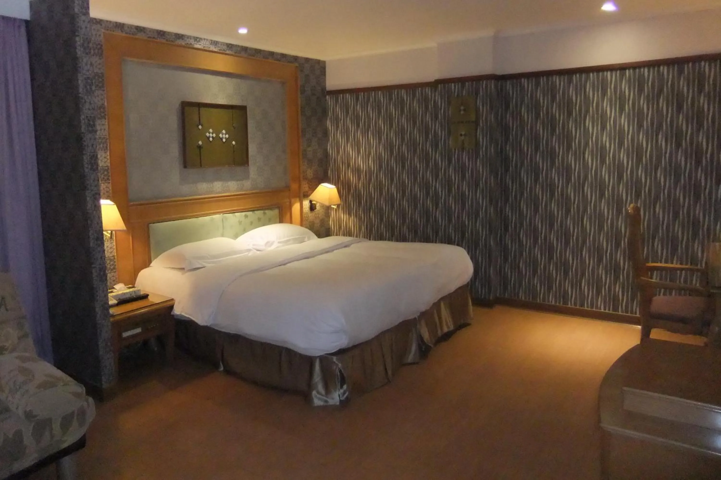 Seating area, Bed in European Castle歐堡商務汽車旅館有限公司