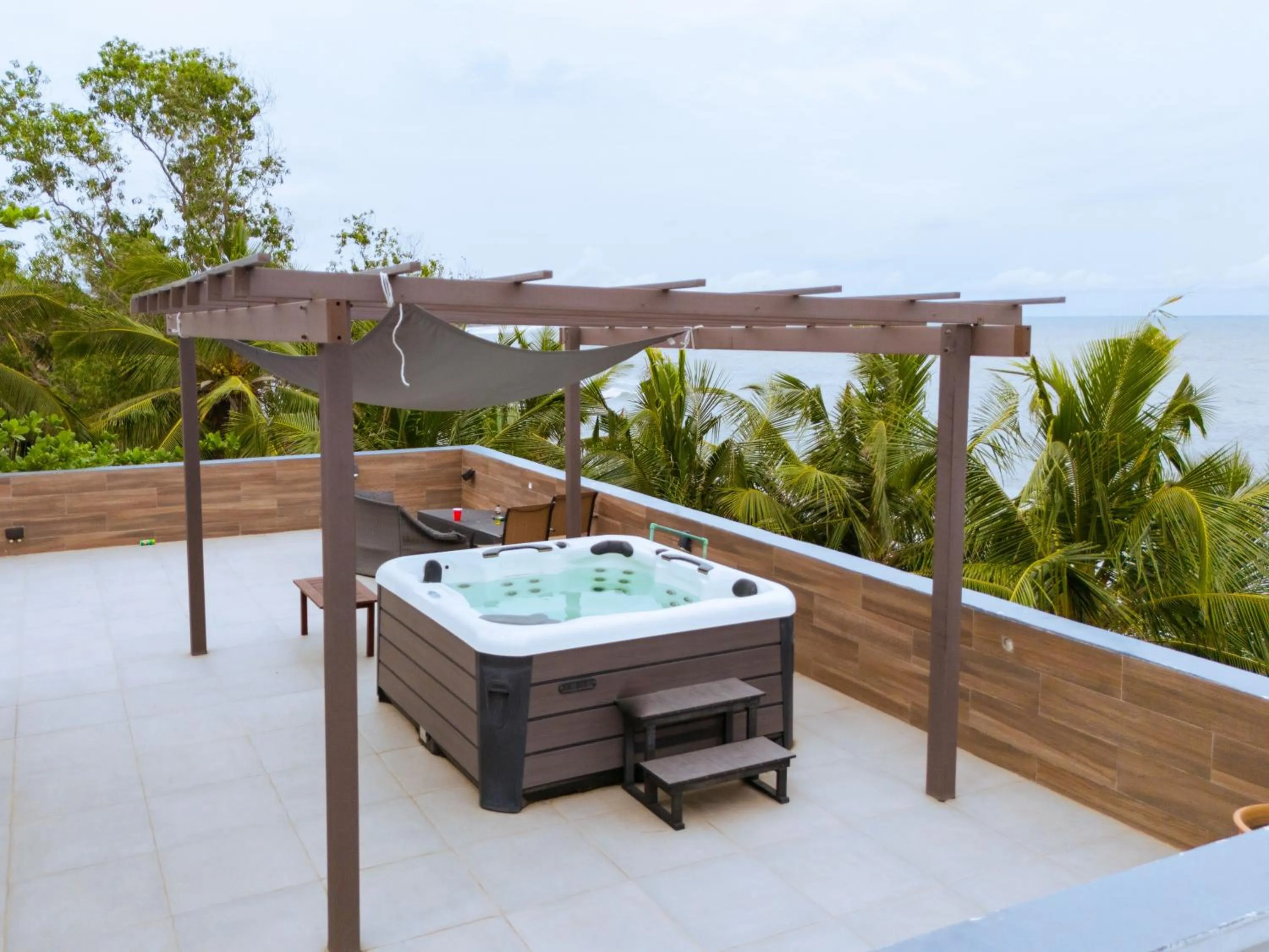 Hot Tub in Serenity Residences & Spa - Kokrobite Beach