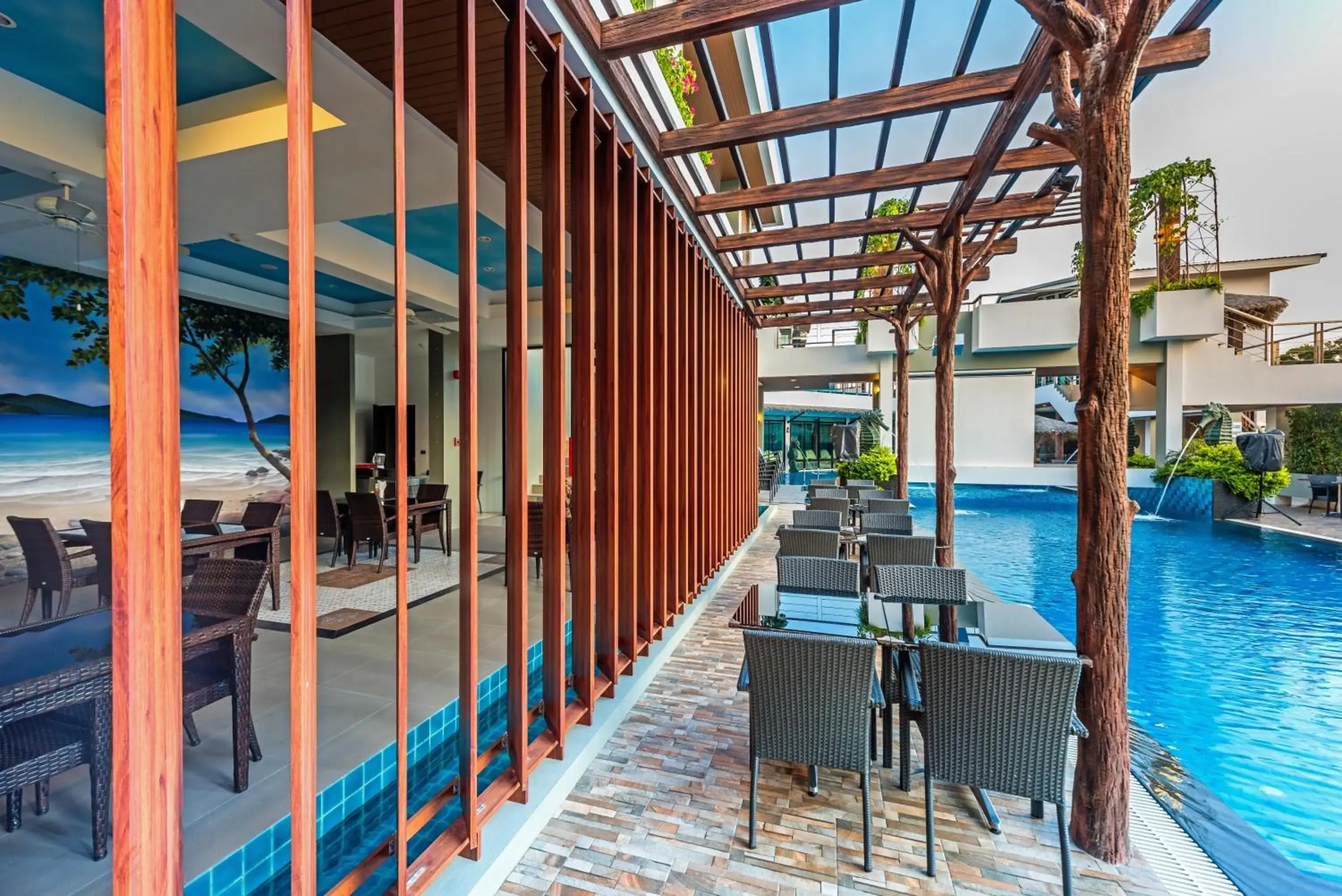 Restaurant/places to eat in Chalong Miracle Lakeview Restaurant/places to eat in Chalong Miracle Lakeview