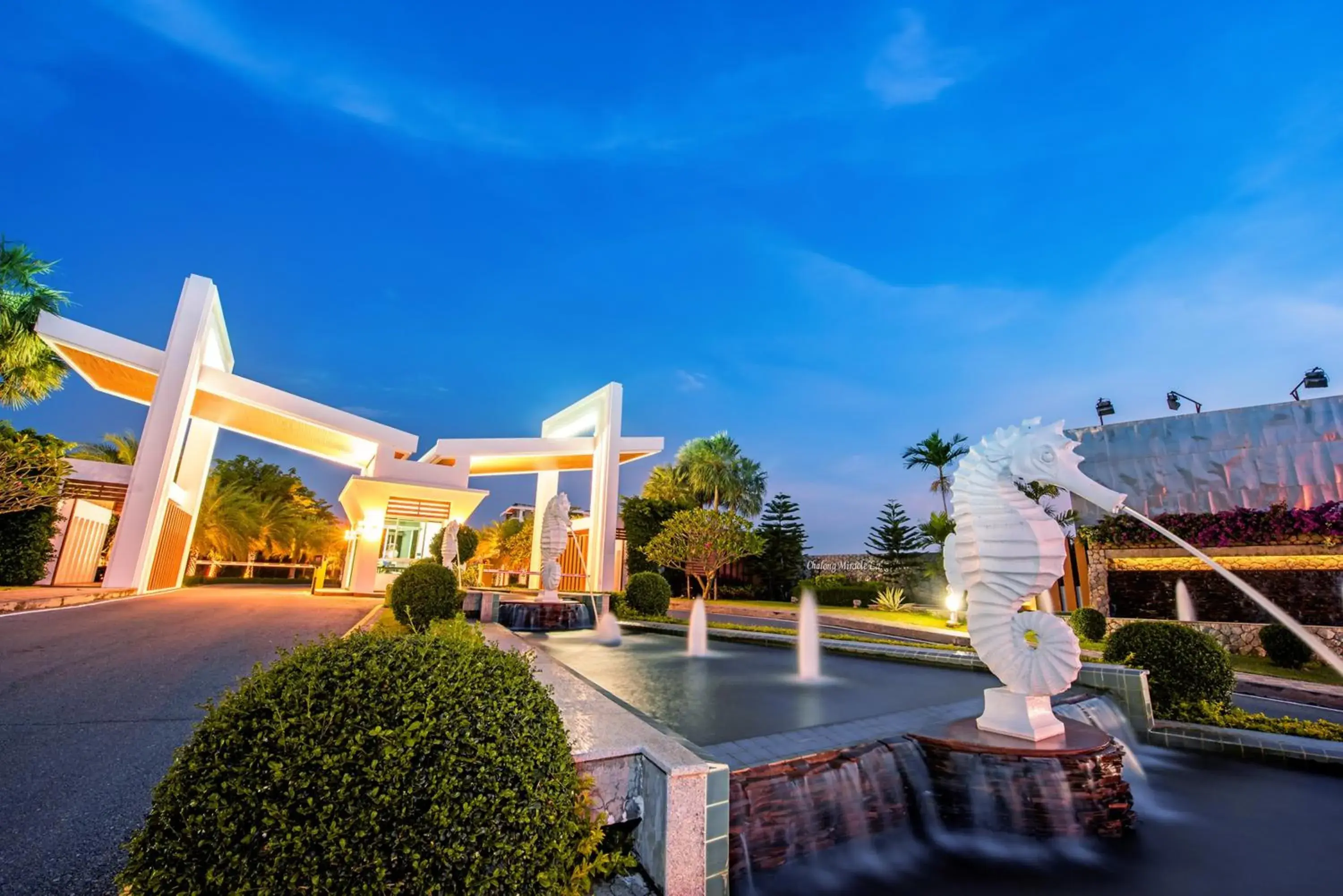 Facade/entrance in Chalong Miracle Lakeview Facade/entrance in Chalong Miracle Lakeview