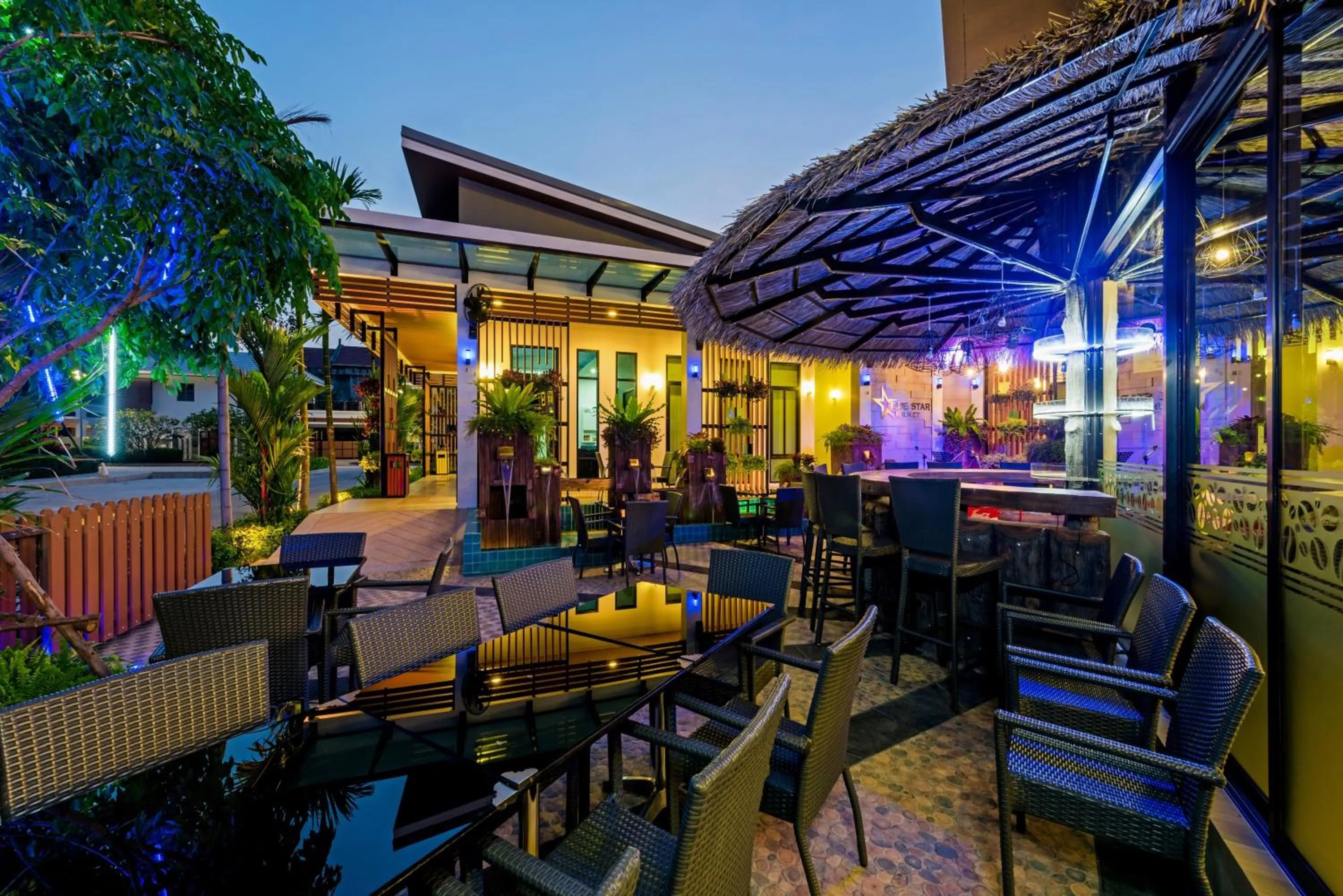 Drinks in Chalong Miracle Lakeview